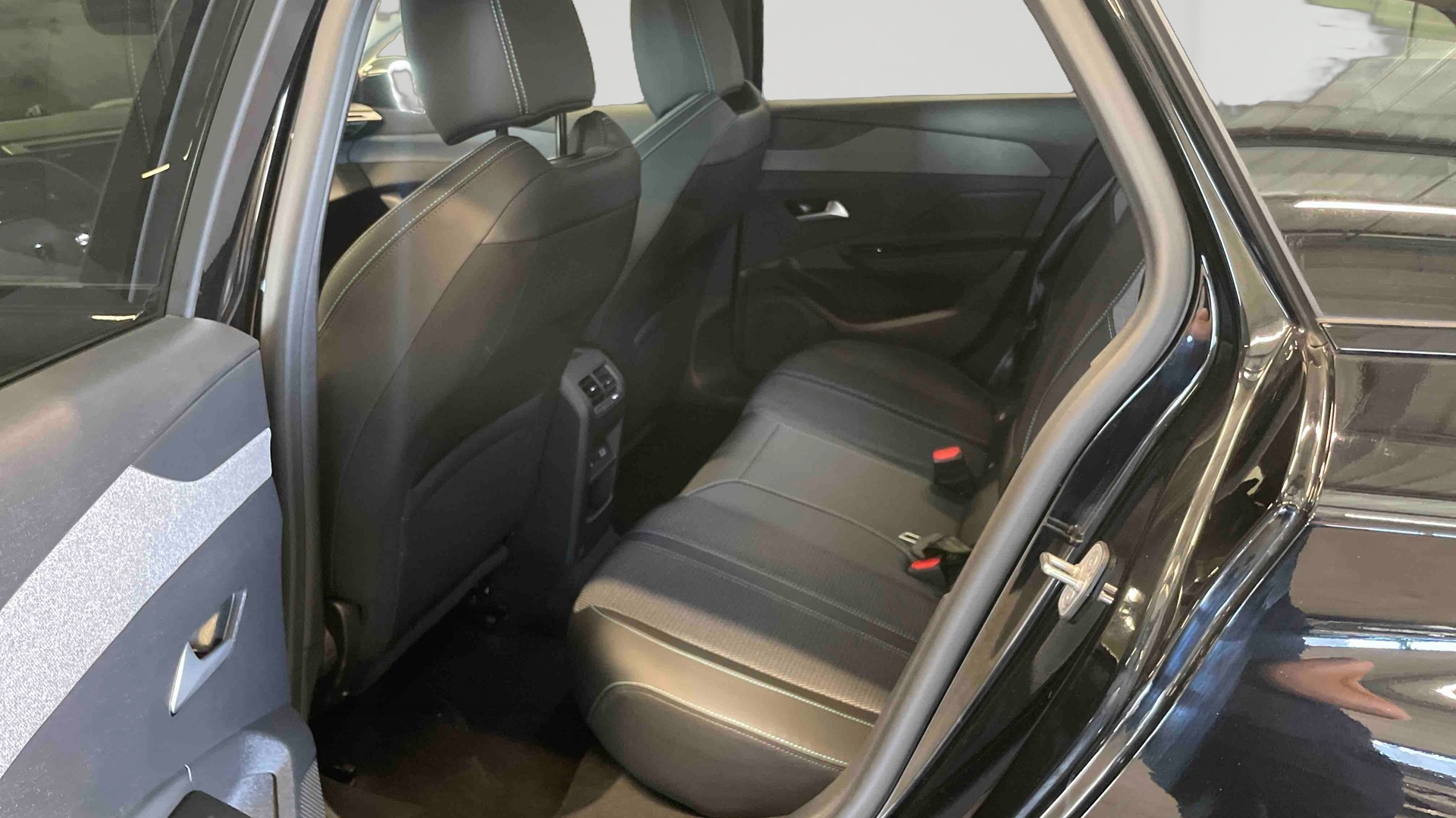 PEUGEOT 308 SW SW Allure Hybrid 145 ch e-DCS6