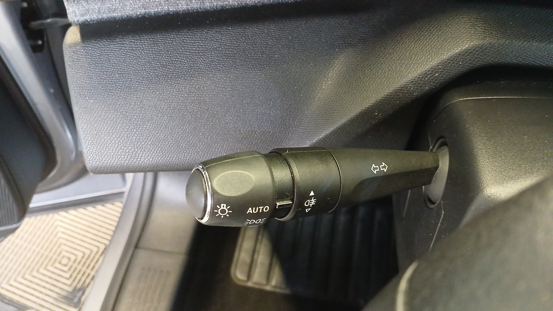 PEUGEOT 408 PureTech 130 ch S&S EAT8 Allure - 5P
