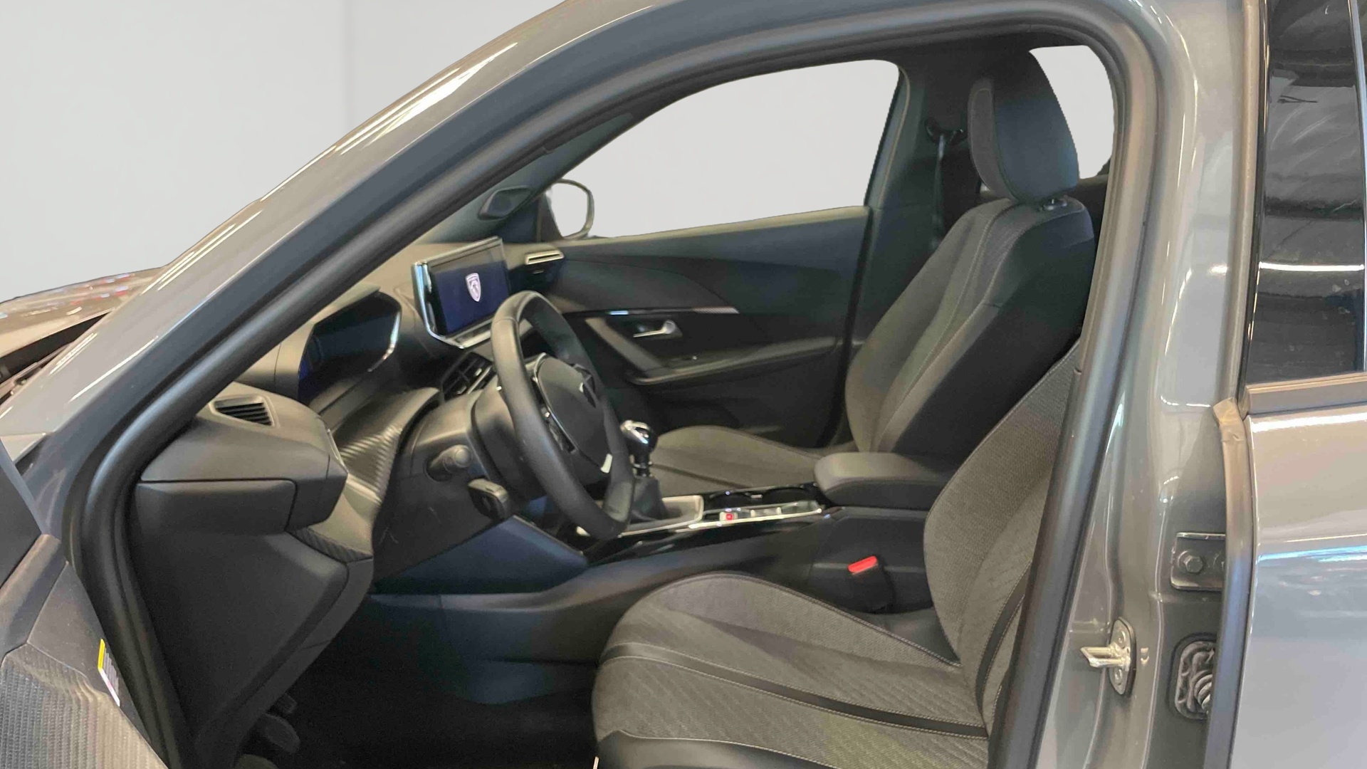 PEUGEOT 2008 ALLURE 100 CH BVM6