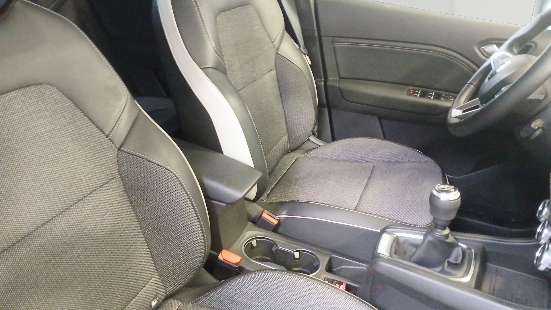 RENAULT CAPTUR mild hybrid 140 Techno