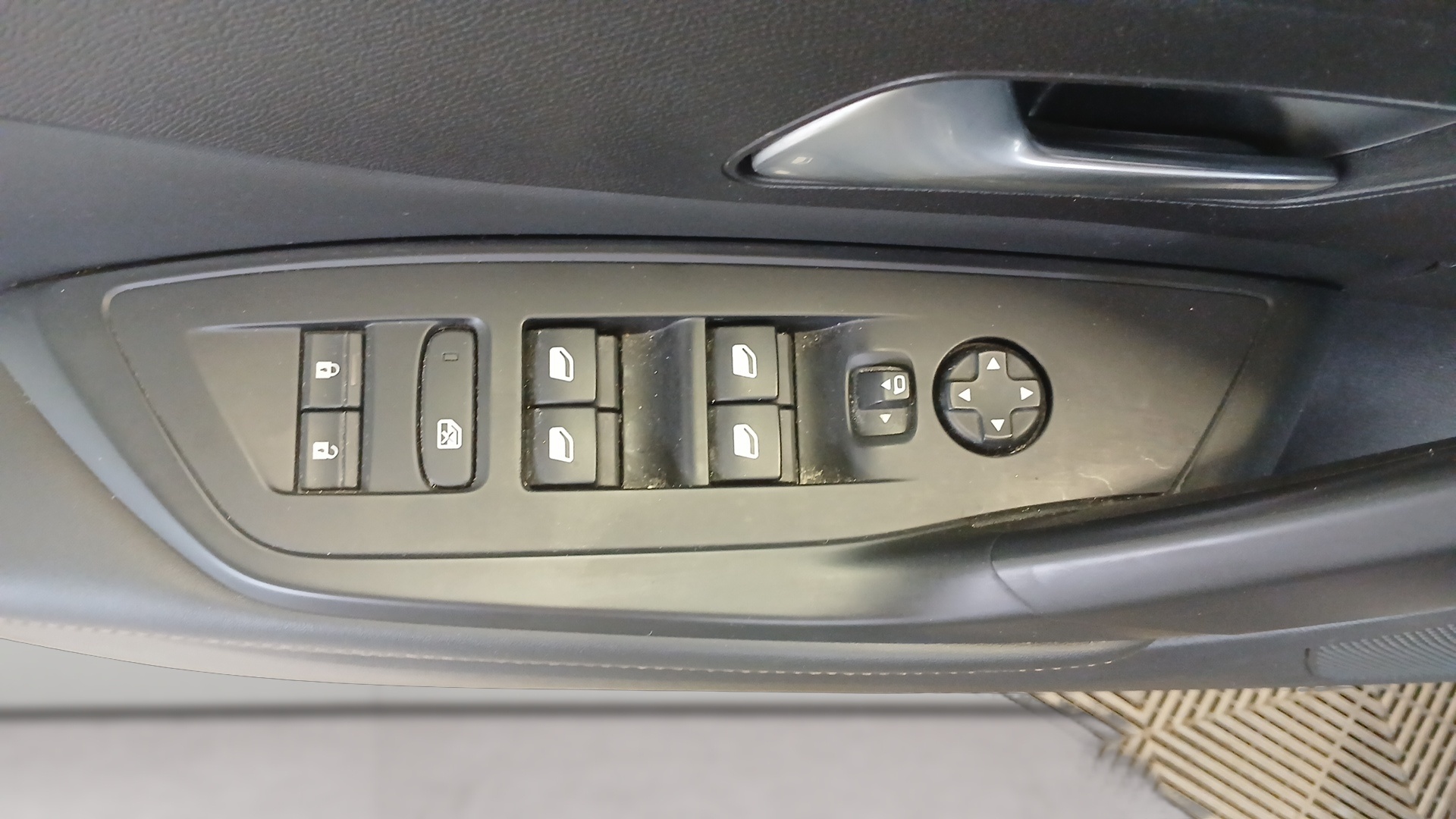 PEUGEOT 408 PureTech 130 ch S&S EAT8 Allure - 5P
