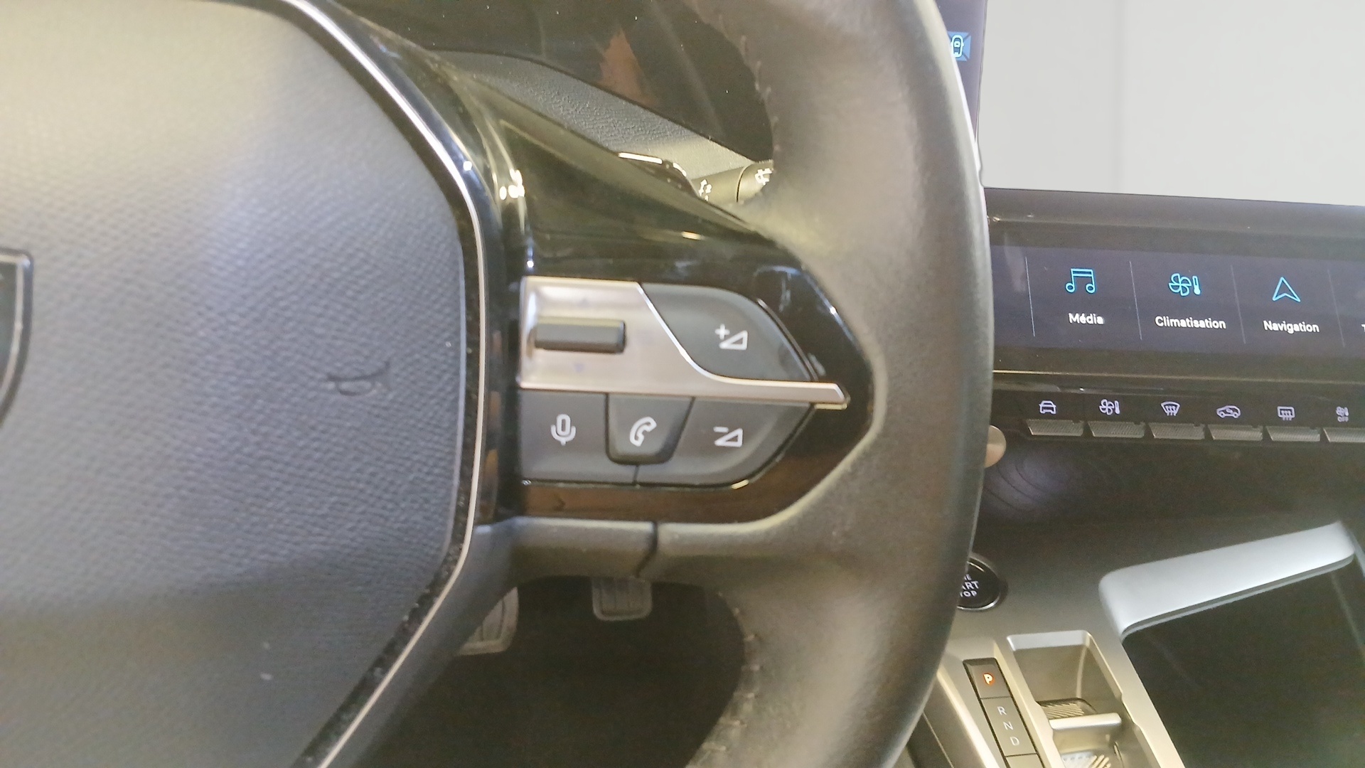 PEUGEOT 408 PureTech 130 ch S&S EAT8 Allure - 5P