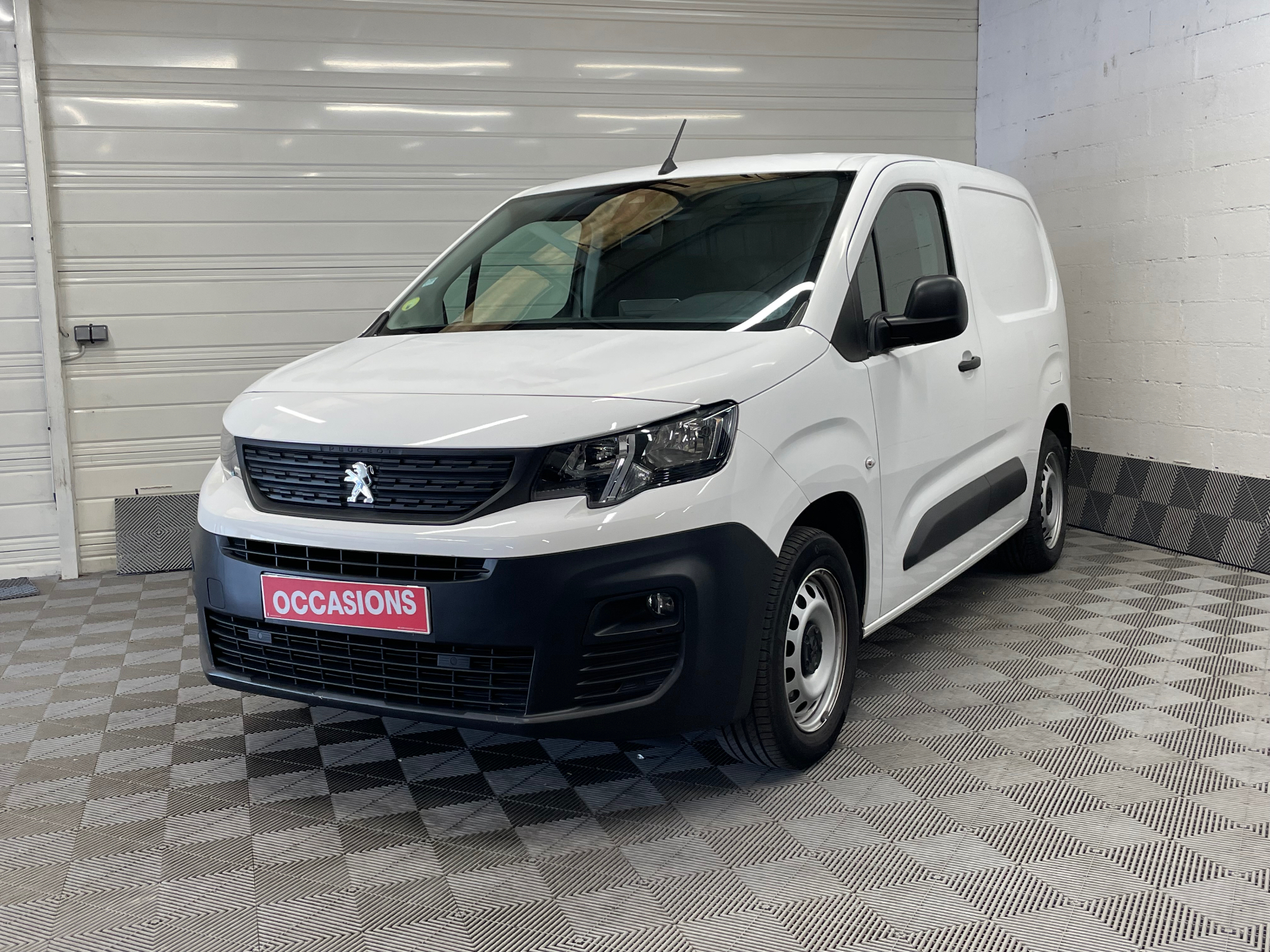 PEUGEOT PARTNER FOURGON STANDARD 650 KG BLUEHDI 130 S&S EAT8 ASPHALT