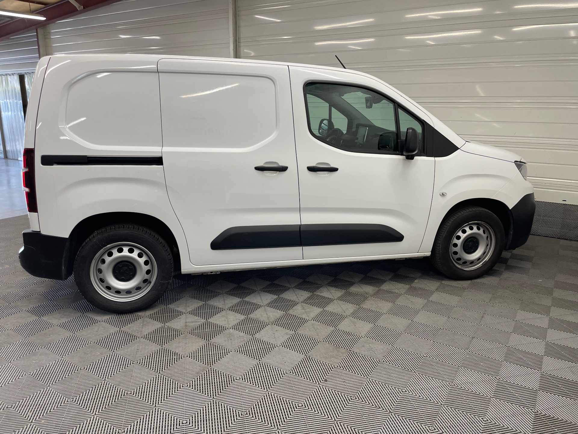 PEUGEOT PARTNER FOURGON STANDARD 650 KG BLUEHDI 130 S&S EAT8 ASPHALT
