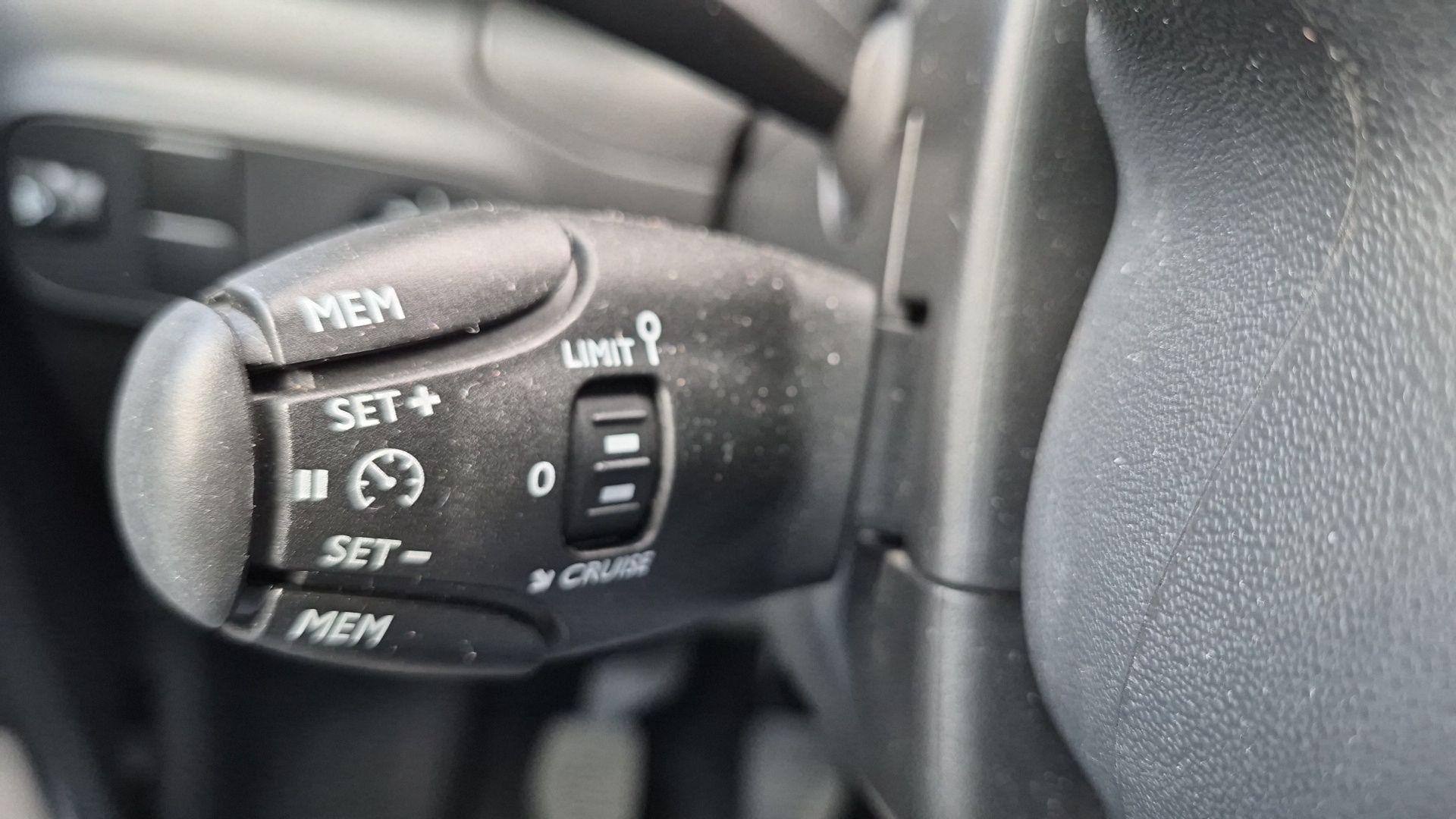 CITROEN C3 PTECH 110 S&S BVM6 FEEL PK