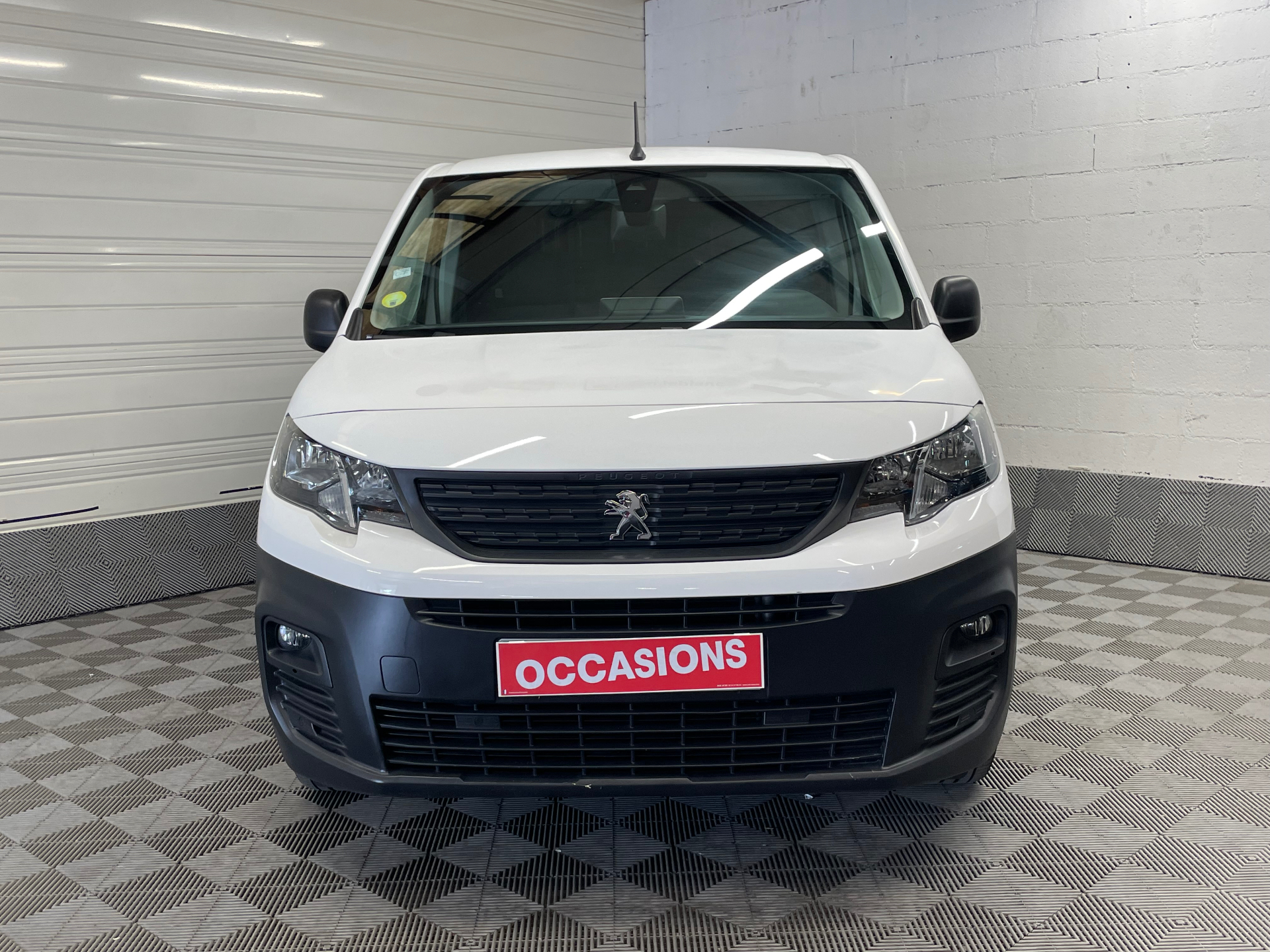 PEUGEOT PARTNER FOURGON STANDARD 650 KG BLUEHDI 130 S&S EAT8 ASPHALT
