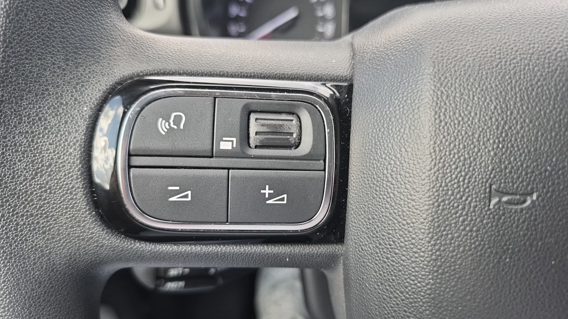 CITROEN C3 PTECH 110 S&S BVM6 FEEL PK