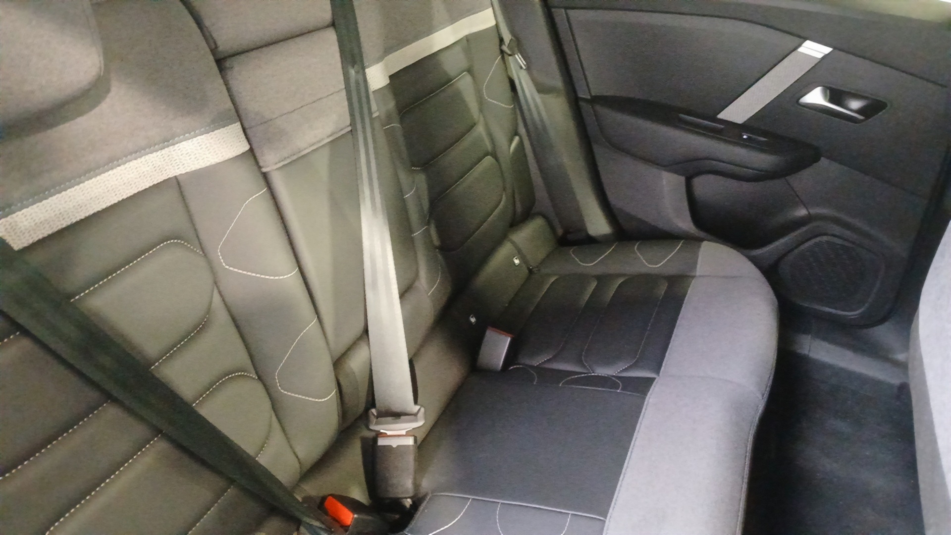 CITROEN C4 PureTech 130 EAT8 Max