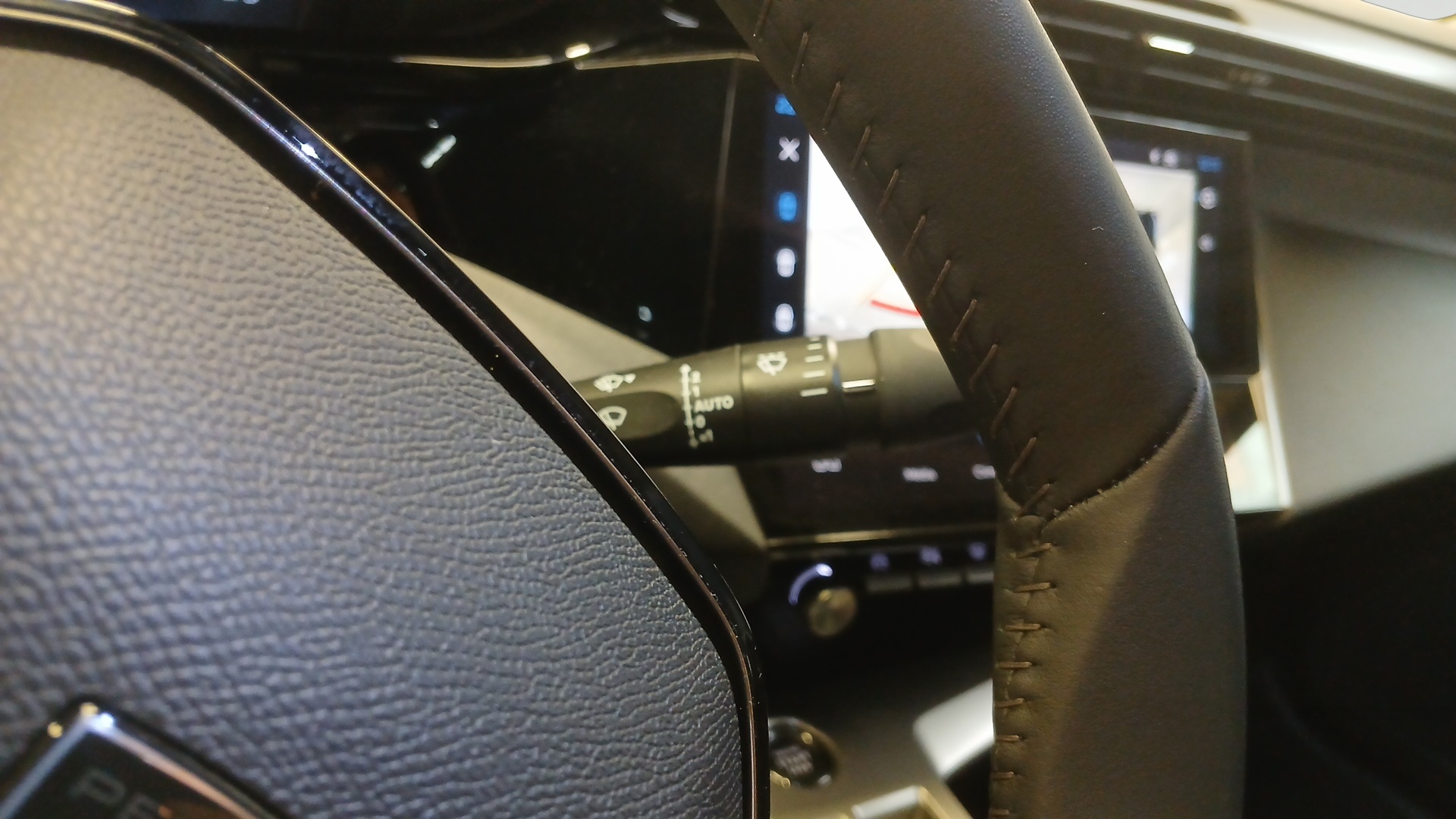 PEUGEOT 408 Allure Hybrid 145 ch e-DCS6