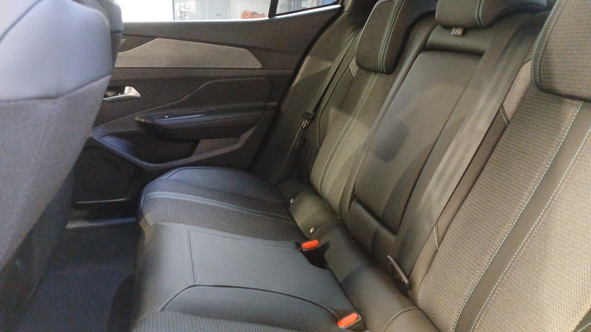 PEUGEOT 408 Allure Hybrid 145 ch e-DCS6