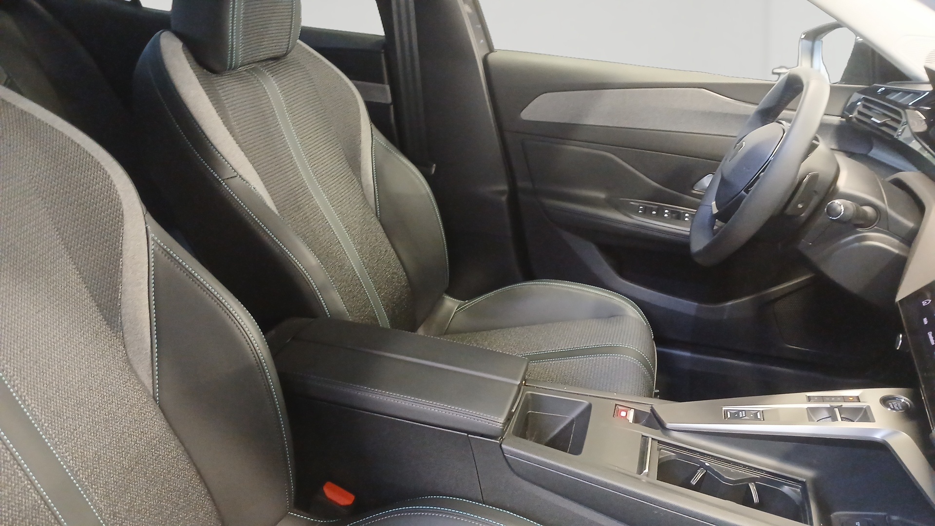 PEUGEOT 408 Allure Hybrid 145 ch e-DCS6