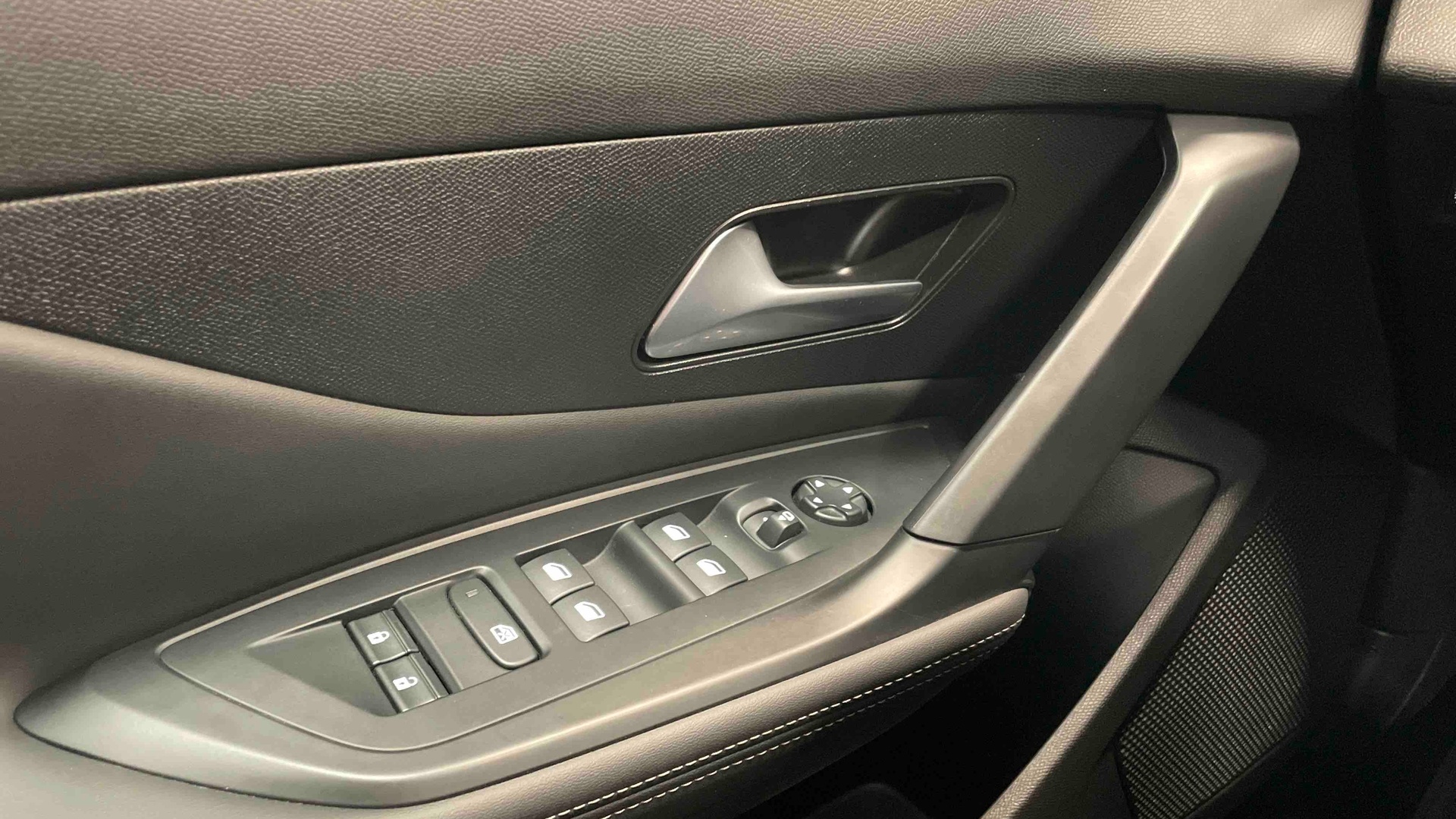 PEUGEOT 308 Berline Allure Hybrid 145 ch e-DCS6