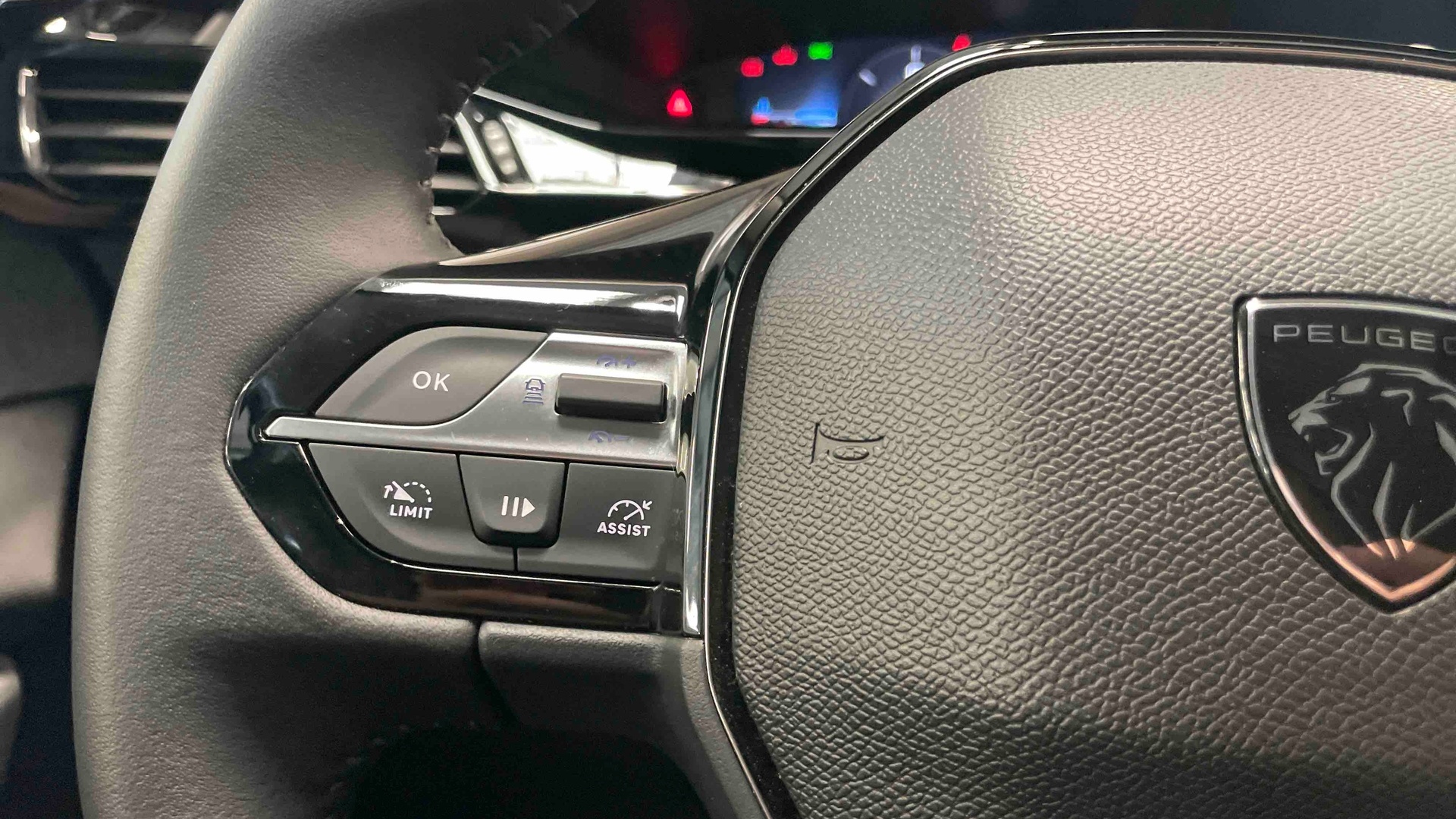 PEUGEOT 308 Berline Allure Hybrid 145 ch e-DCS6