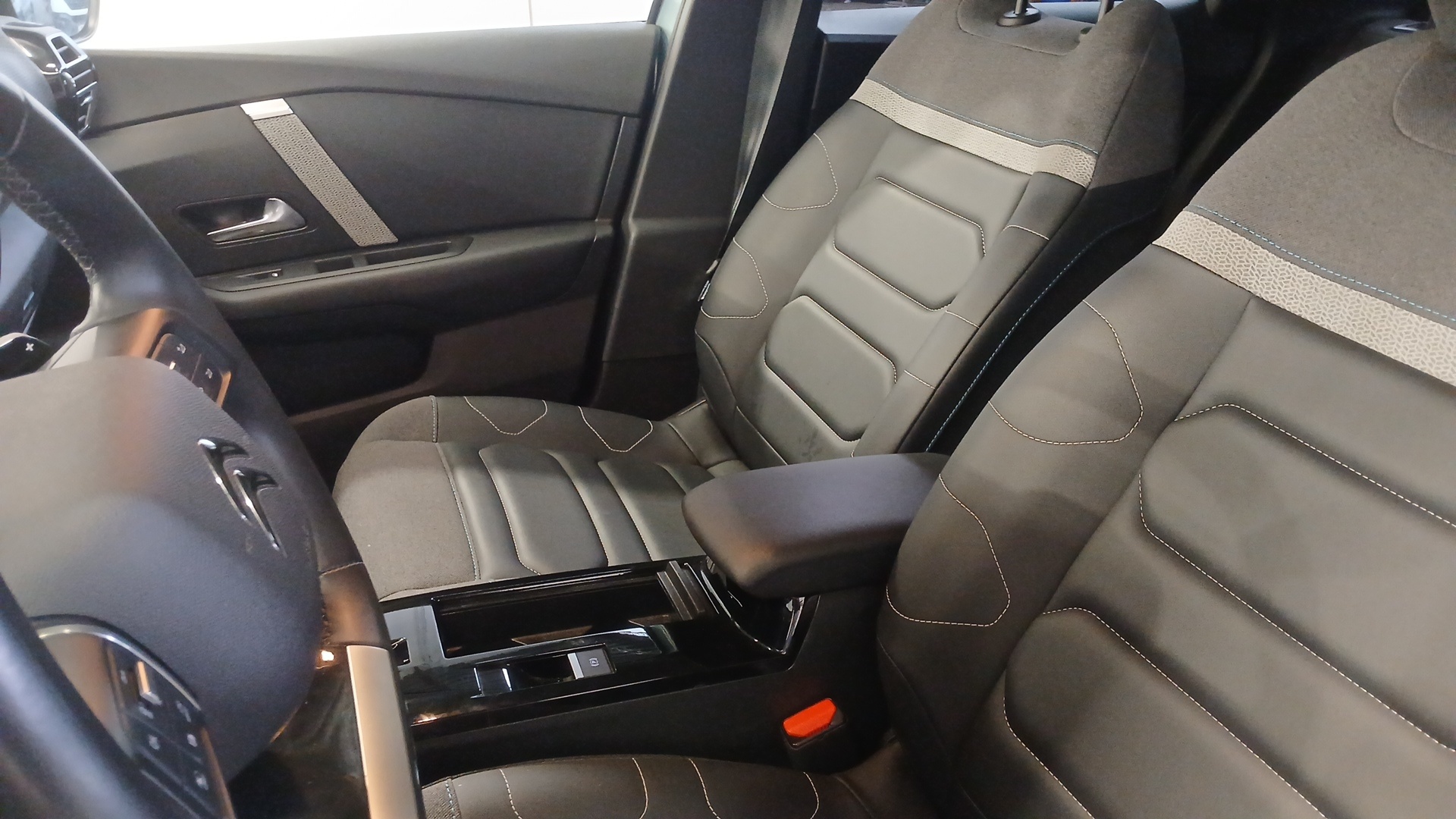 CITROEN C4 PureTech 130 EAT8 Max