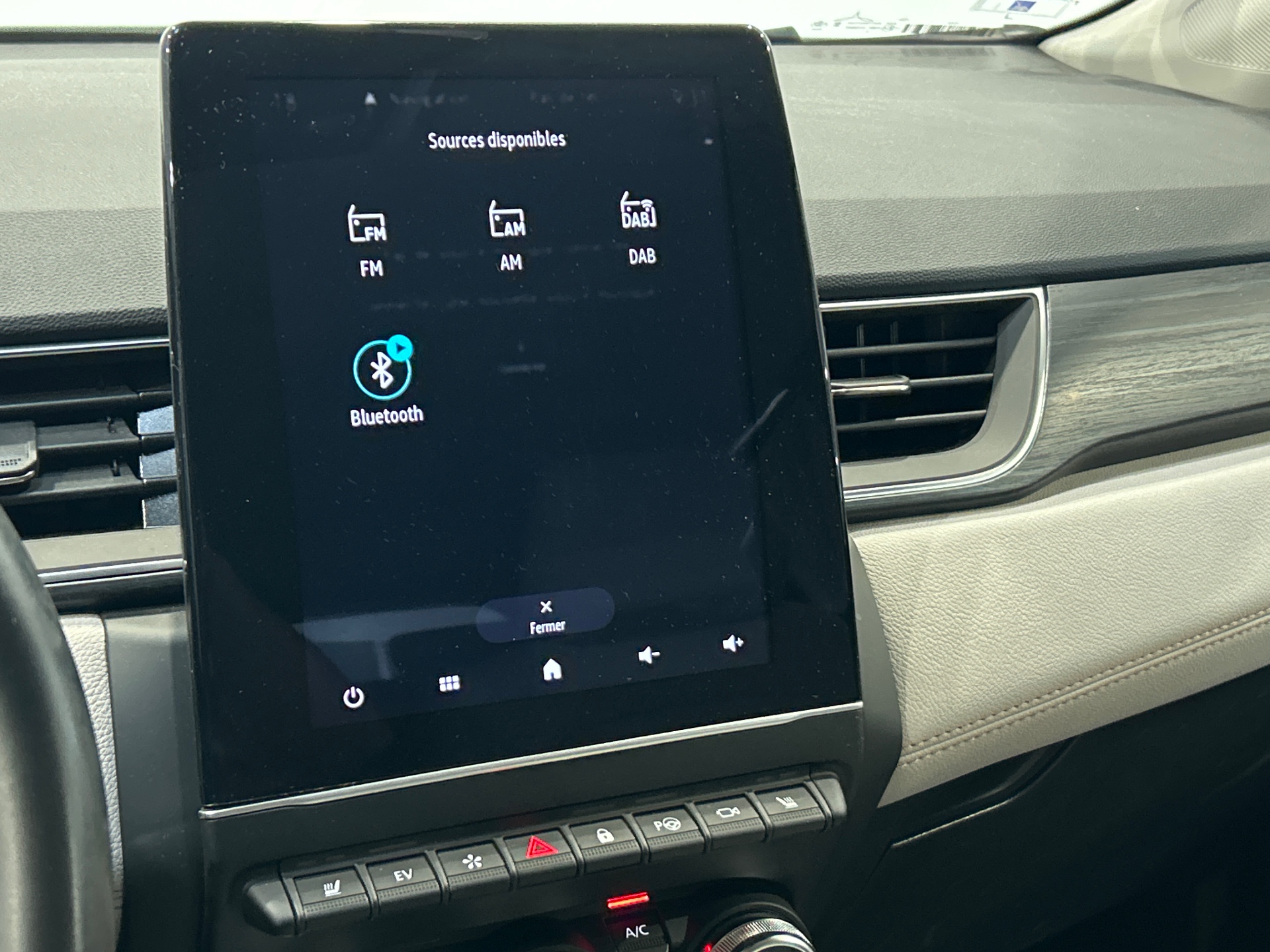 RENAULT CAPTUR E-Tech full hybrid 145 Iconic