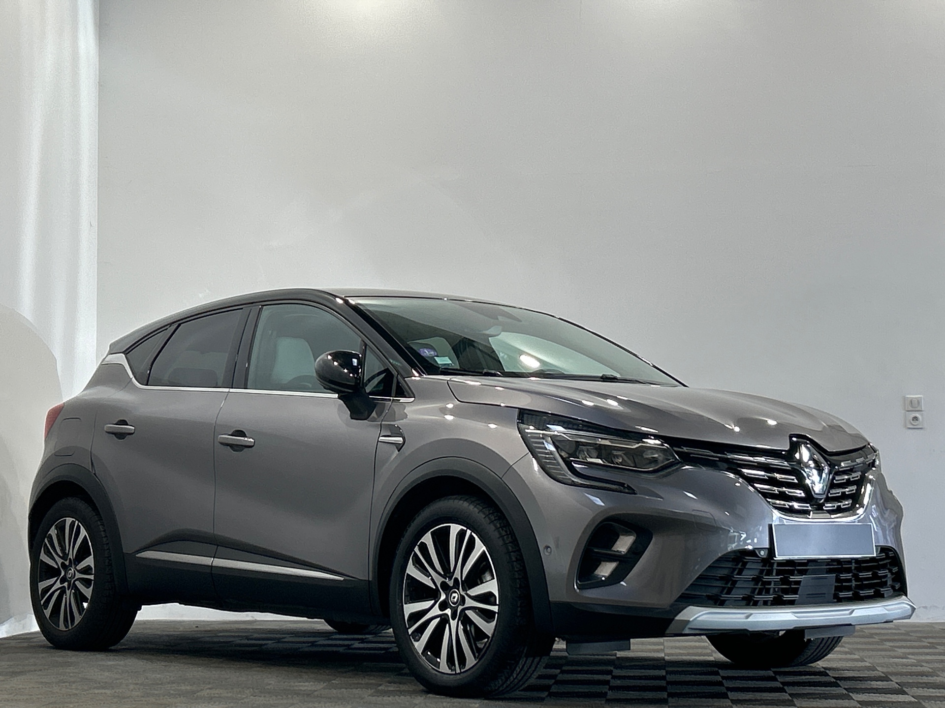 RENAULT CAPTUR E-Tech full hybrid 145 Iconic