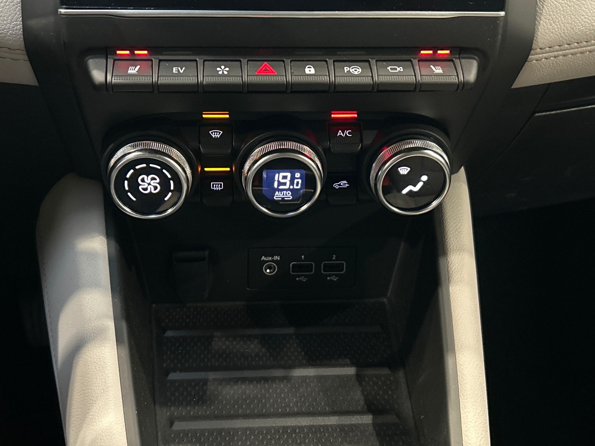 RENAULT CAPTUR E-Tech full hybrid 145 Iconic