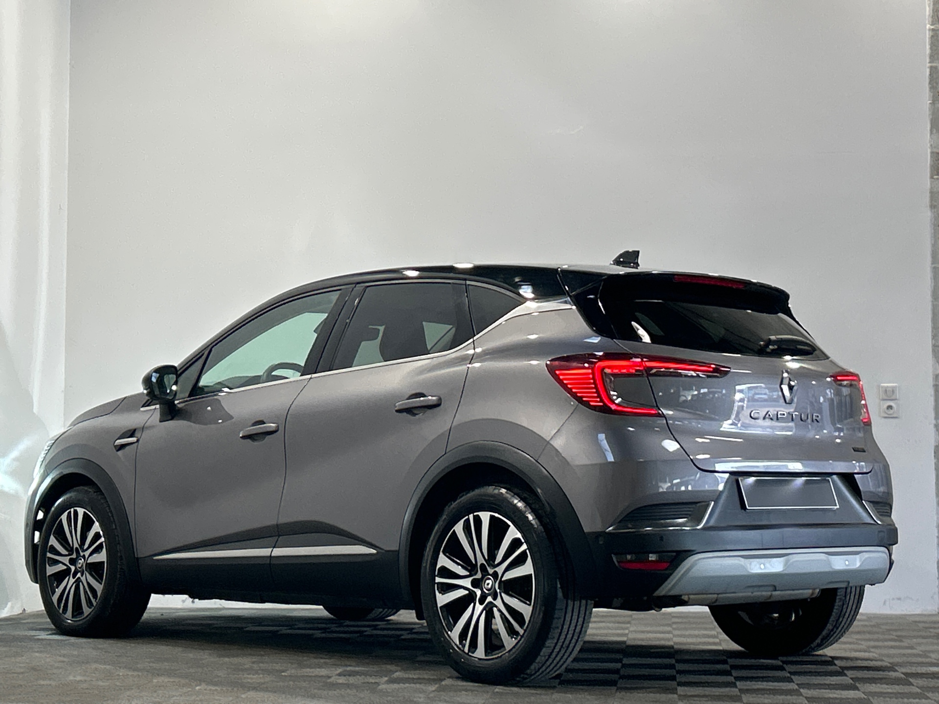 RENAULT CAPTUR E-Tech full hybrid 145 Iconic