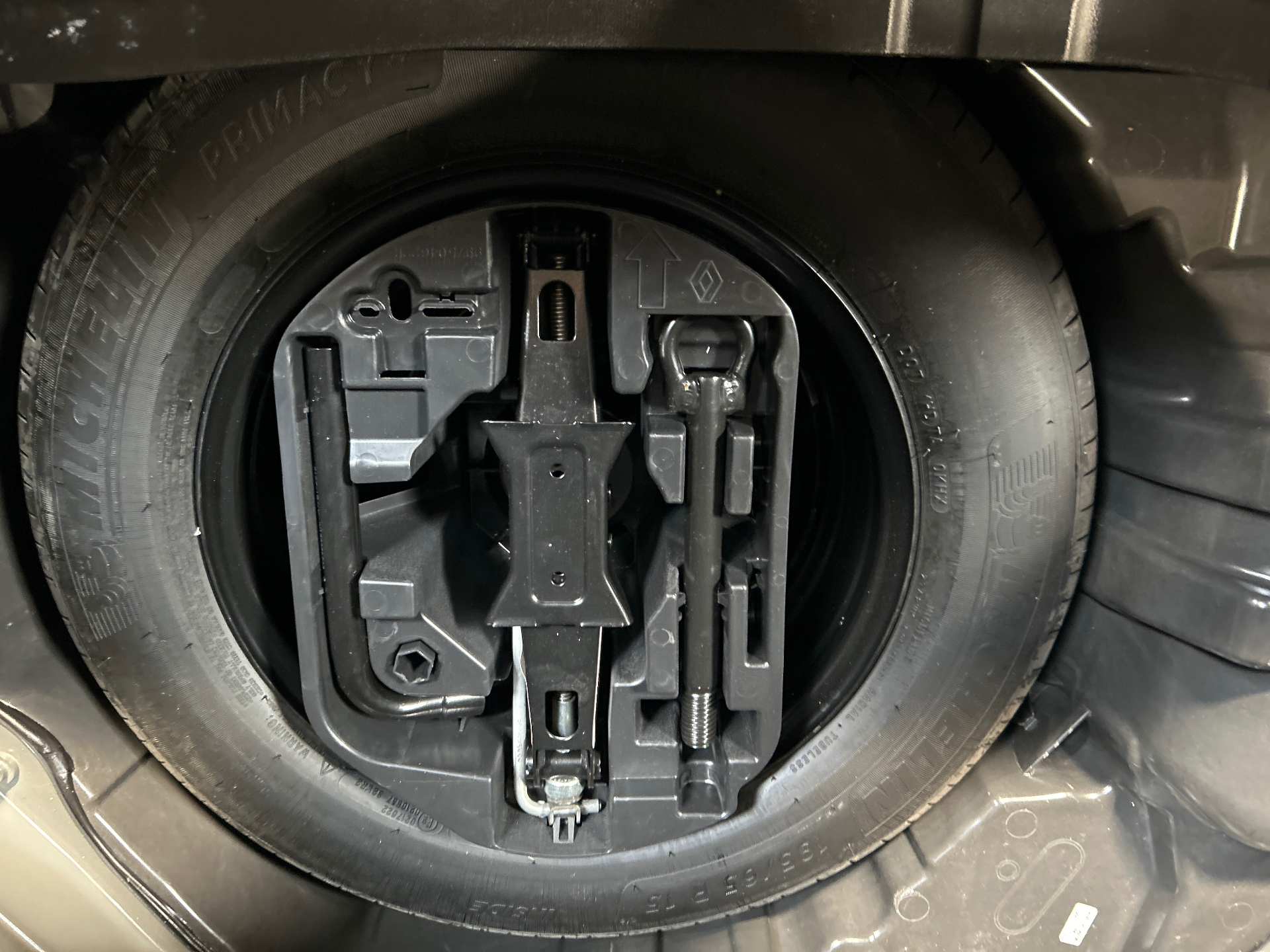 RENAULT MEGANE IV BERLINE techno TCe 140 EDC -23
