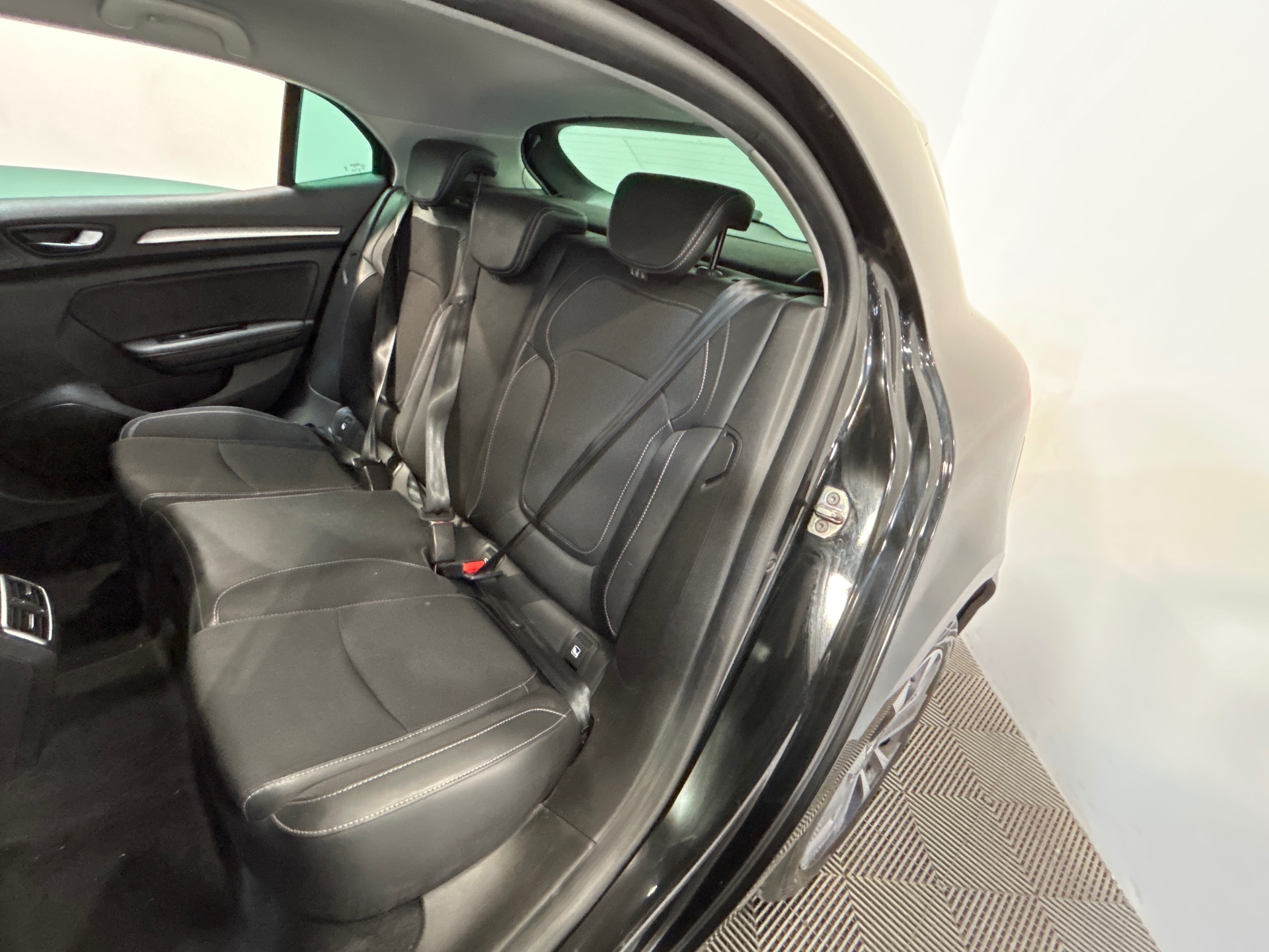 RENAULT MEGANE IV BERLINE techno TCe 140 EDC -23