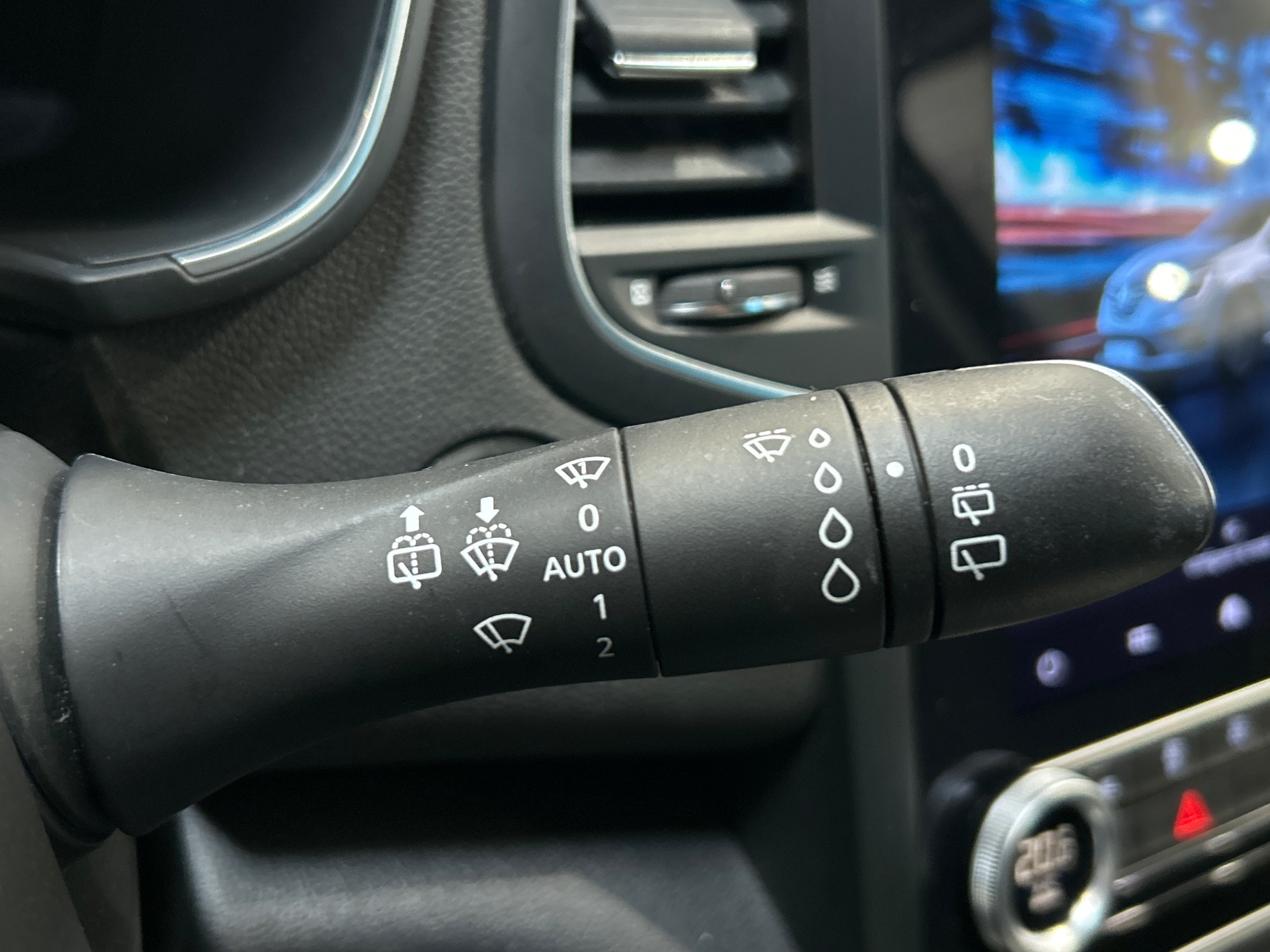 RENAULT MEGANE IV BERLINE techno TCe 140 EDC -23