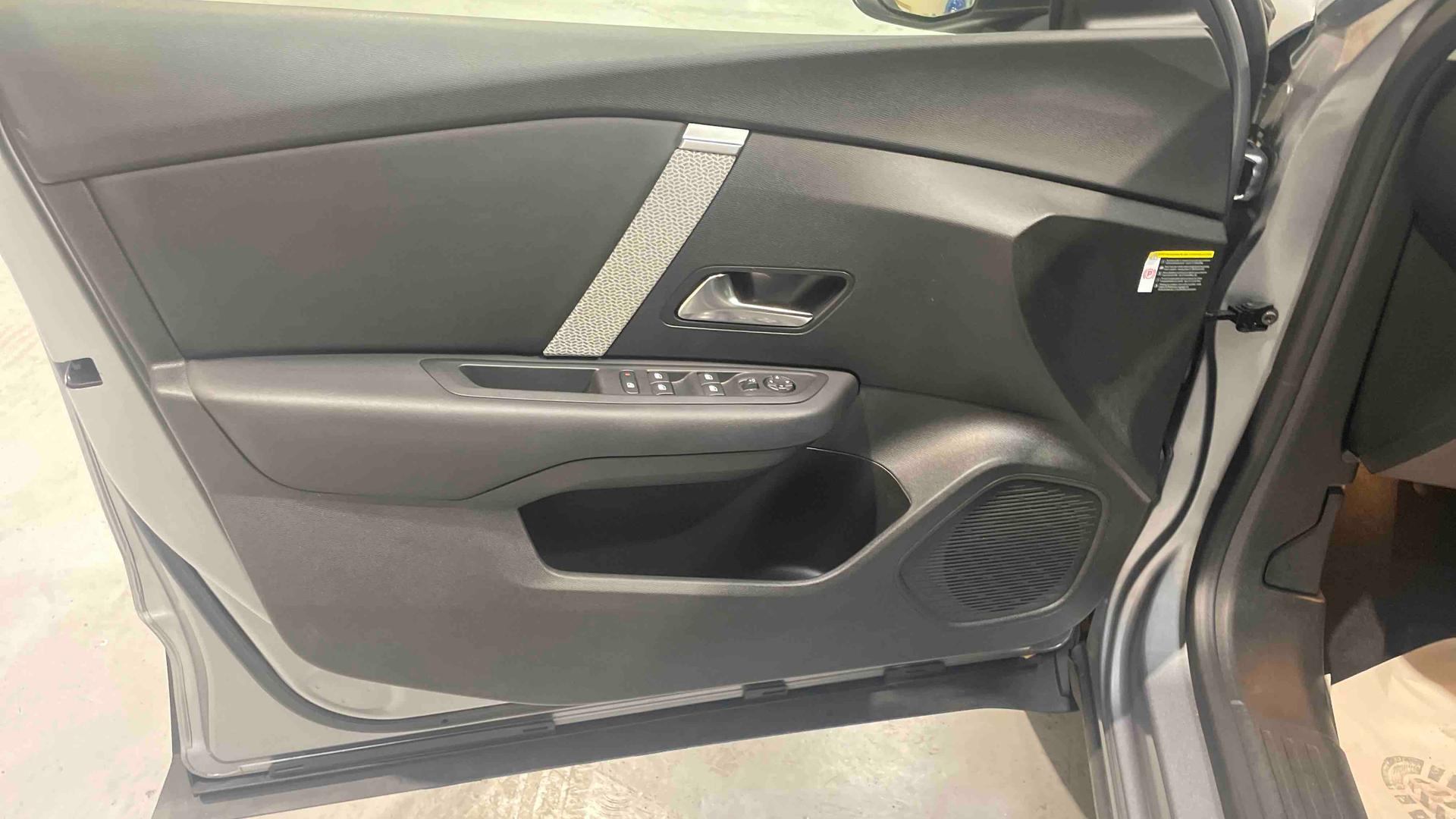 CITROEN C4 X PureTech 130 S&S EAT8 Shine