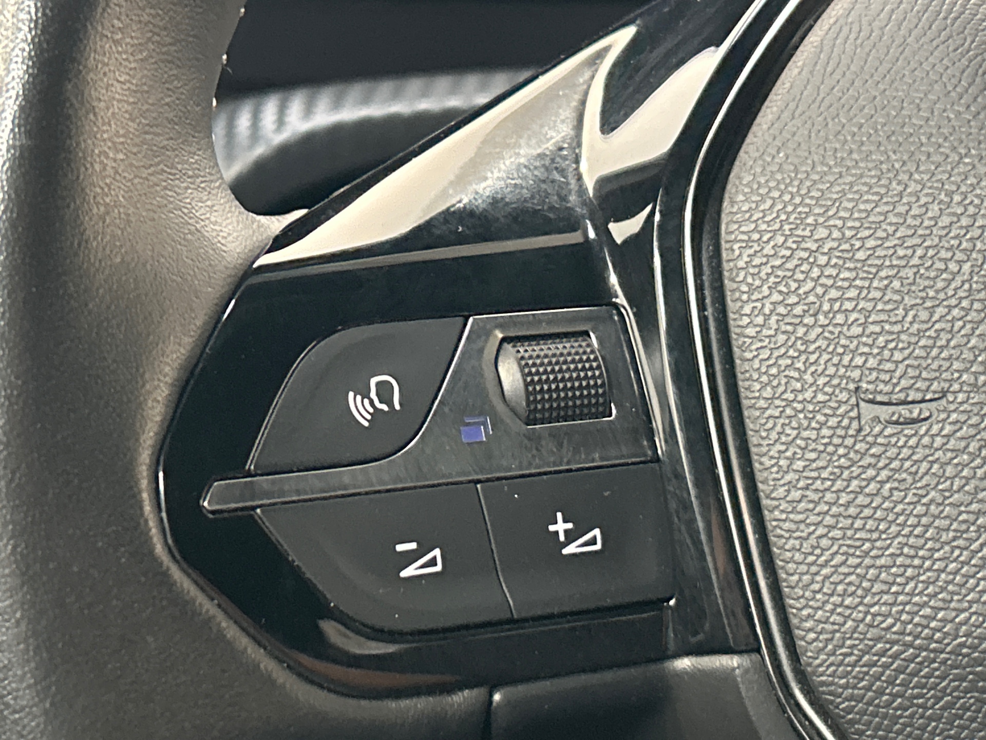 PEUGEOT 2008 PureTech 130 S&S BVM6 Allure Pack