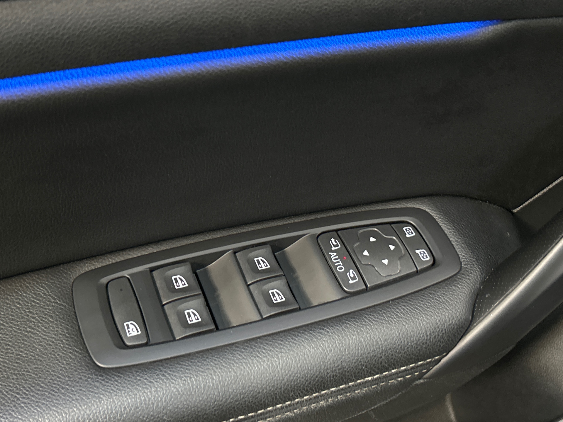 RENAULT MEGANE IV BERLINE techno TCe 140 EDC -23