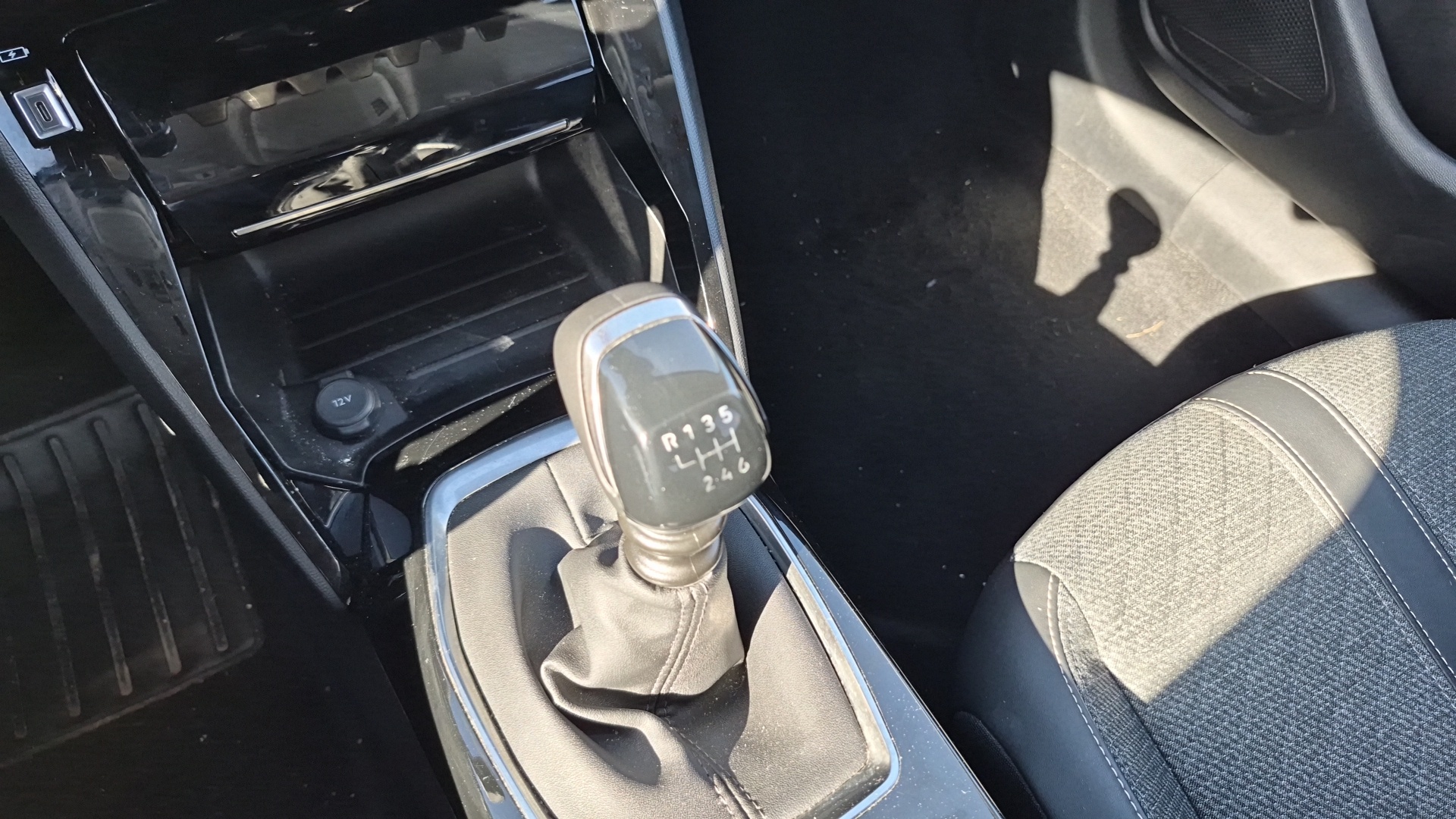 PEUGEOT 208 ALL PT100 BVM