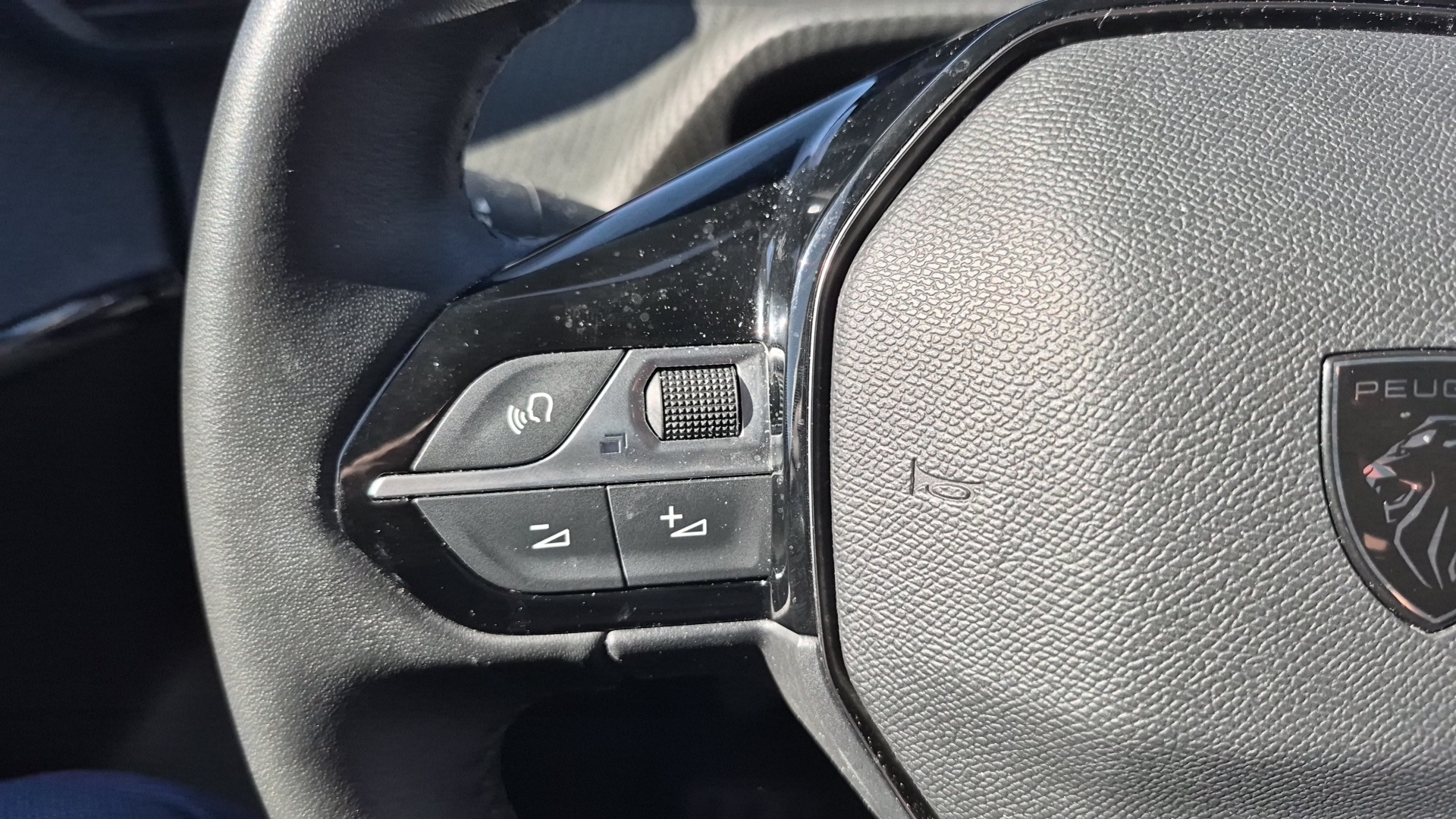 PEUGEOT 208 ALL PT100 BVM