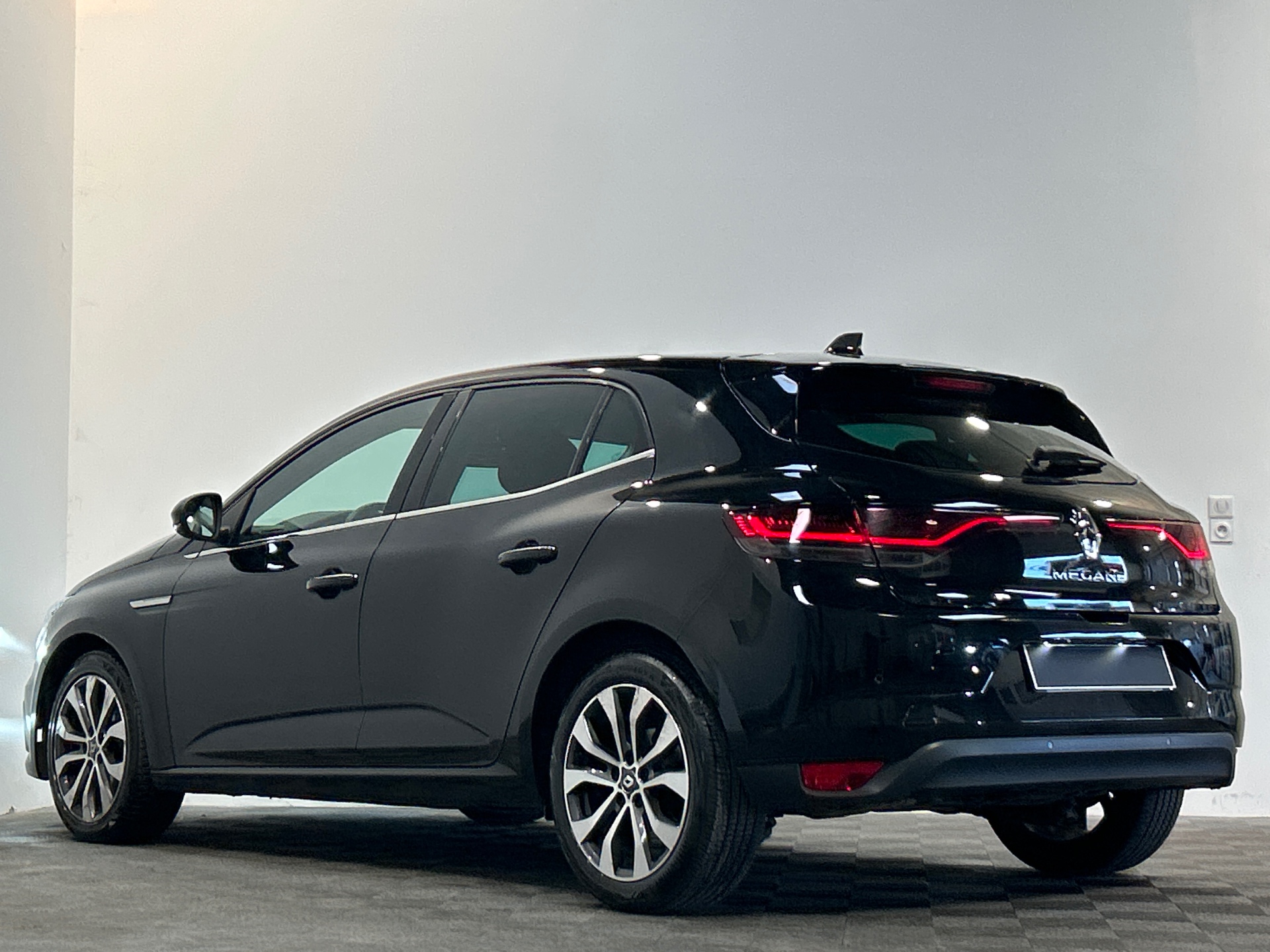 RENAULT MEGANE IV BERLINE techno TCe 140 EDC -23