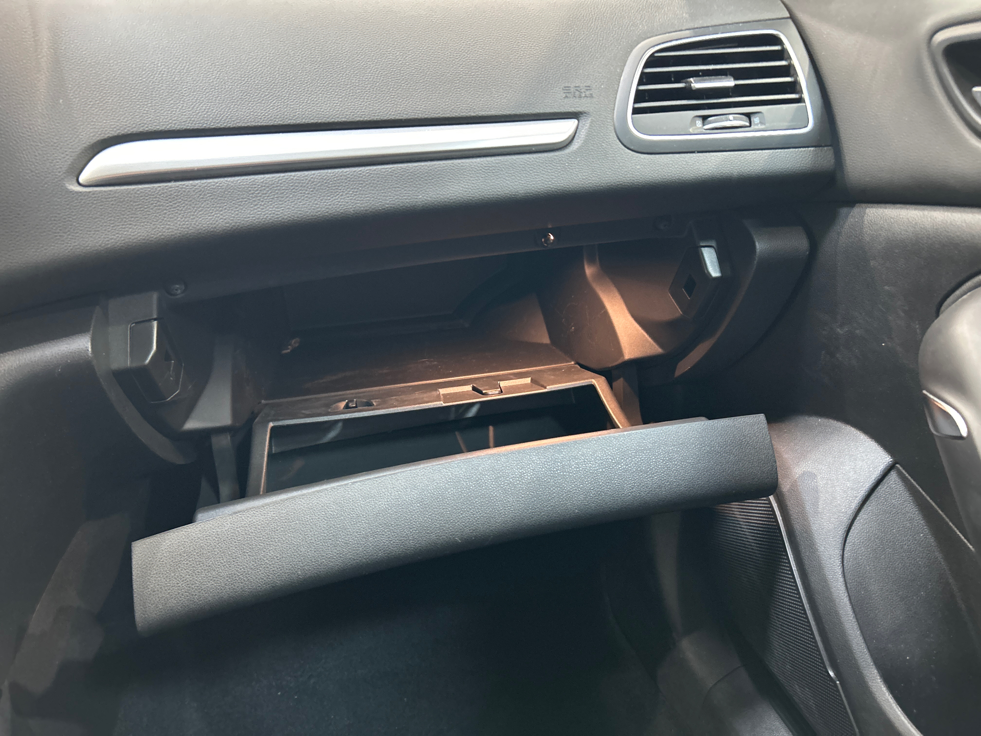 RENAULT MEGANE IV BERLINE techno TCe 140 EDC -23