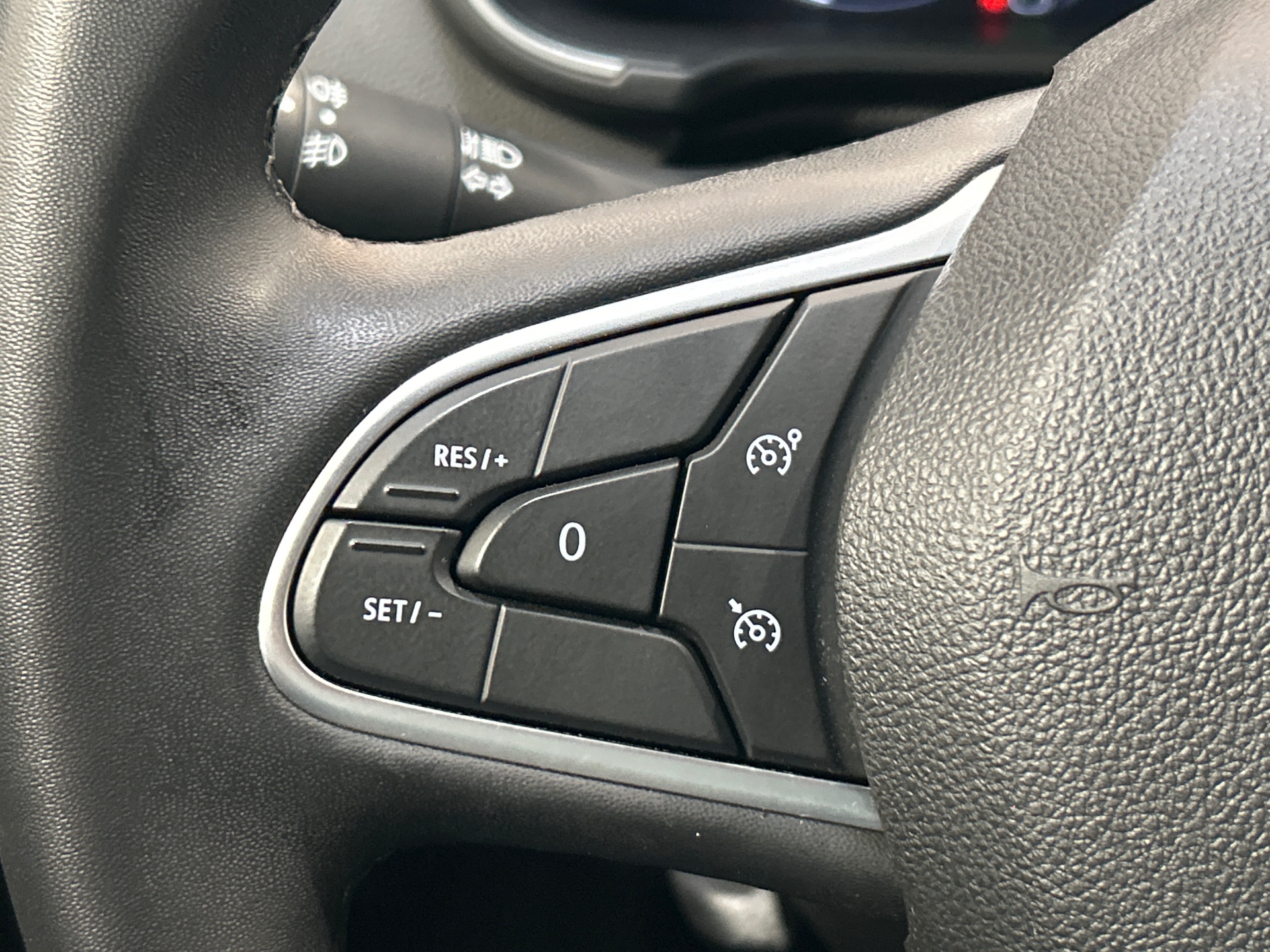 RENAULT MEGANE IV BERLINE techno TCe 140 EDC -23