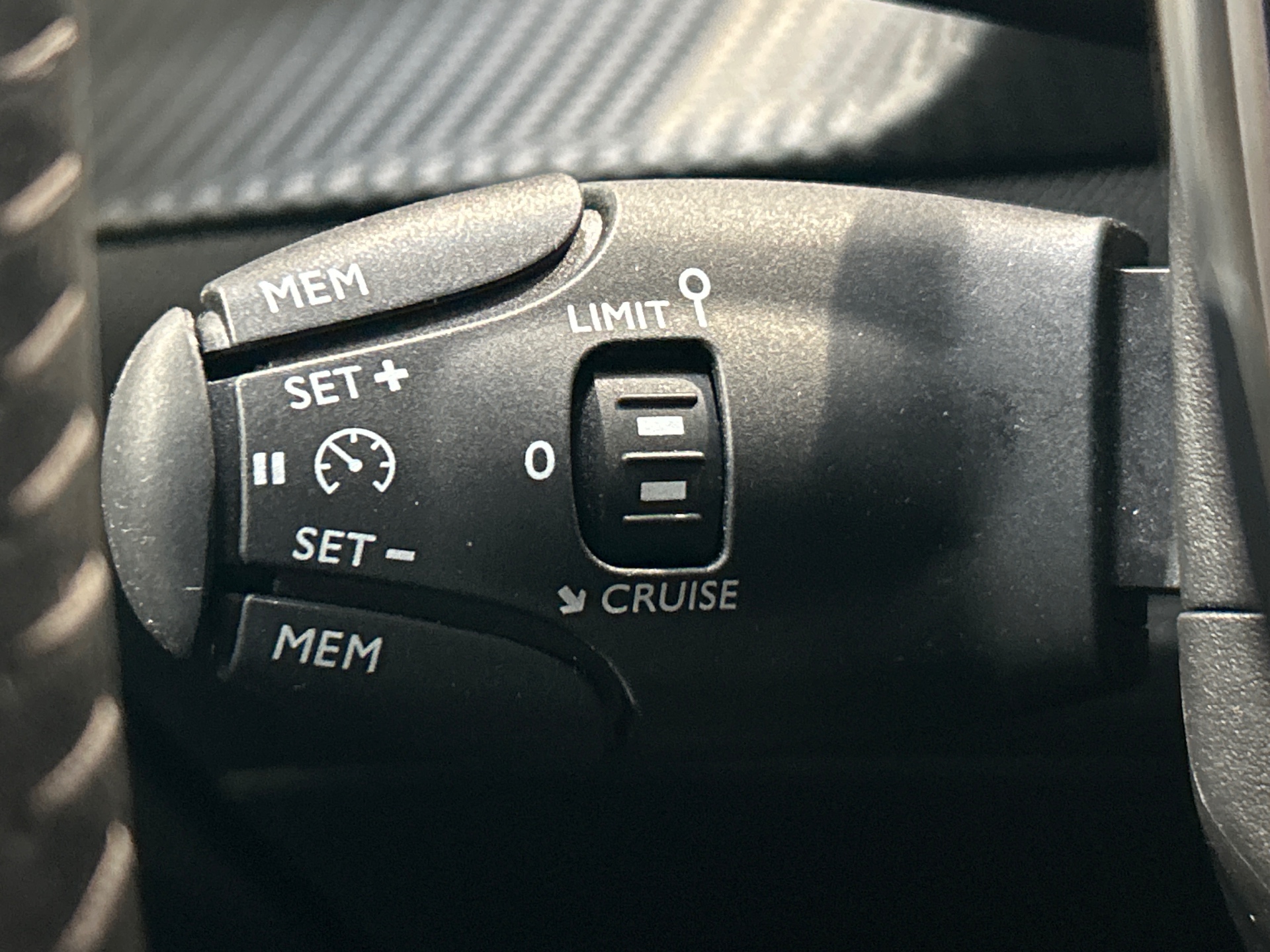 PEUGEOT 2008 PureTech 130 S&S BVM6 Allure Pack