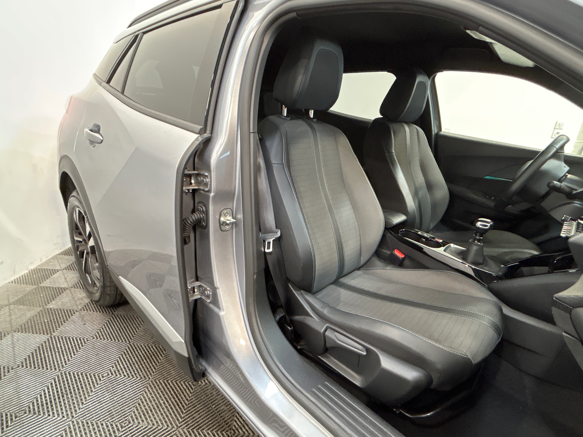 PEUGEOT 2008 PureTech 130 S&S BVM6 Allure Pack