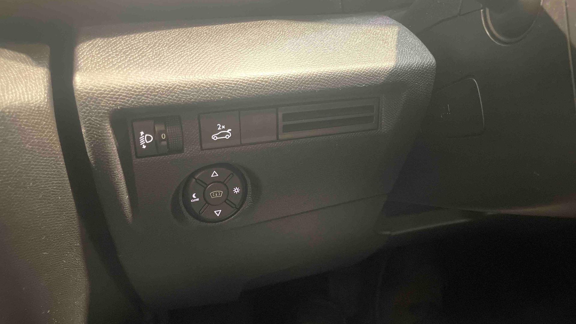 CITROEN C4 X PureTech 130 S&S EAT8 Shine