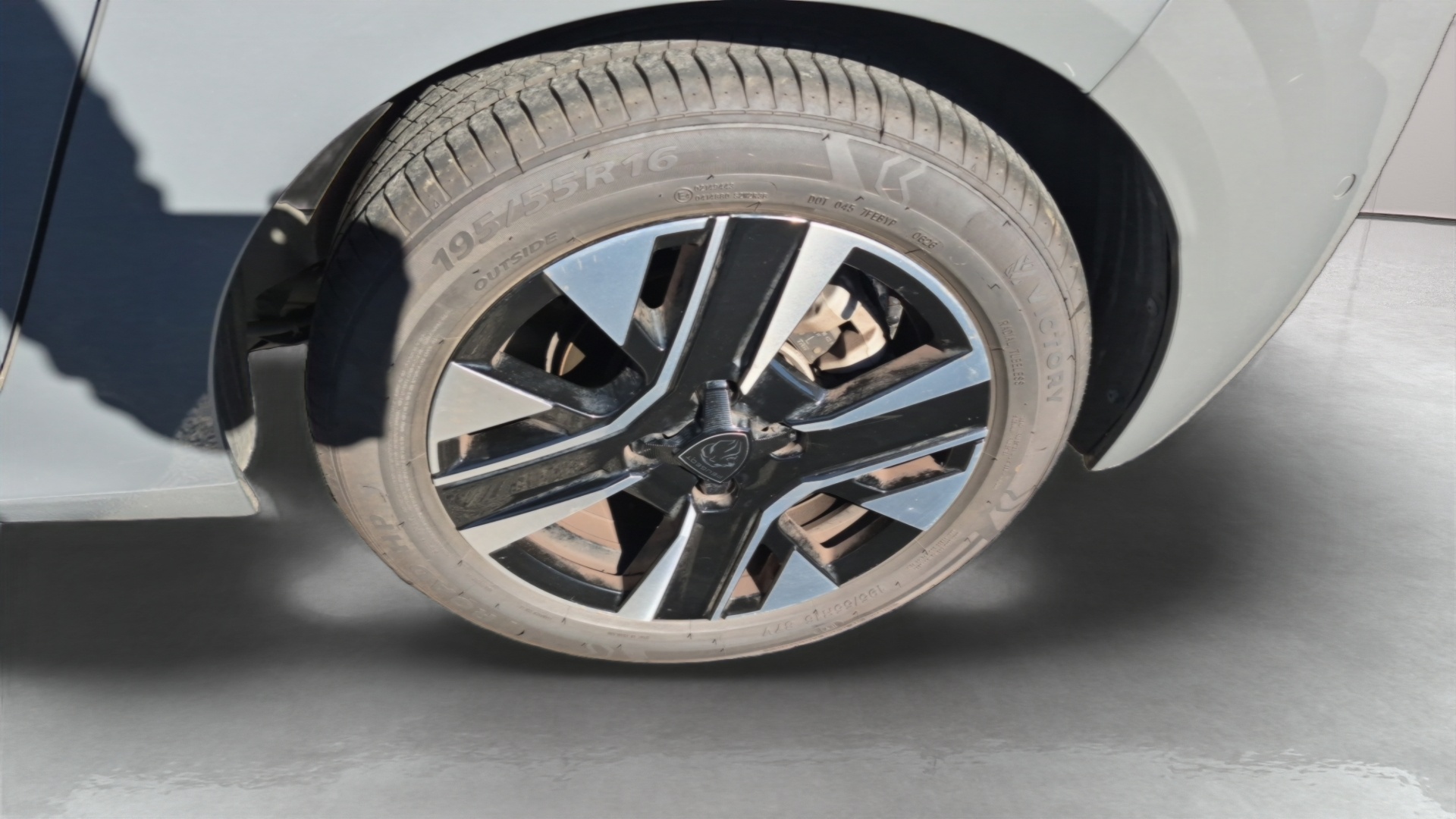 PEUGEOT 208 ALL PT100 BVM