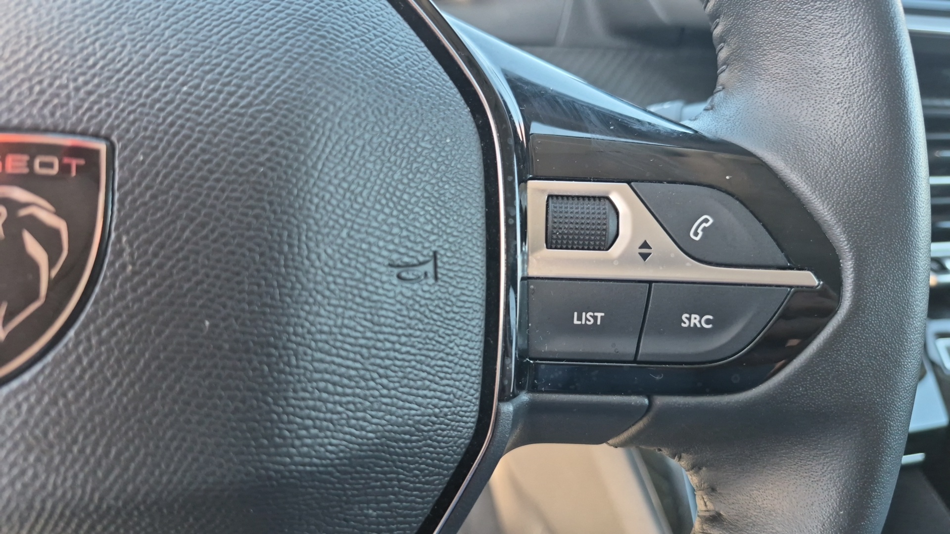 PEUGEOT 208 ALLURE PURETECH 100 S&S BVM6