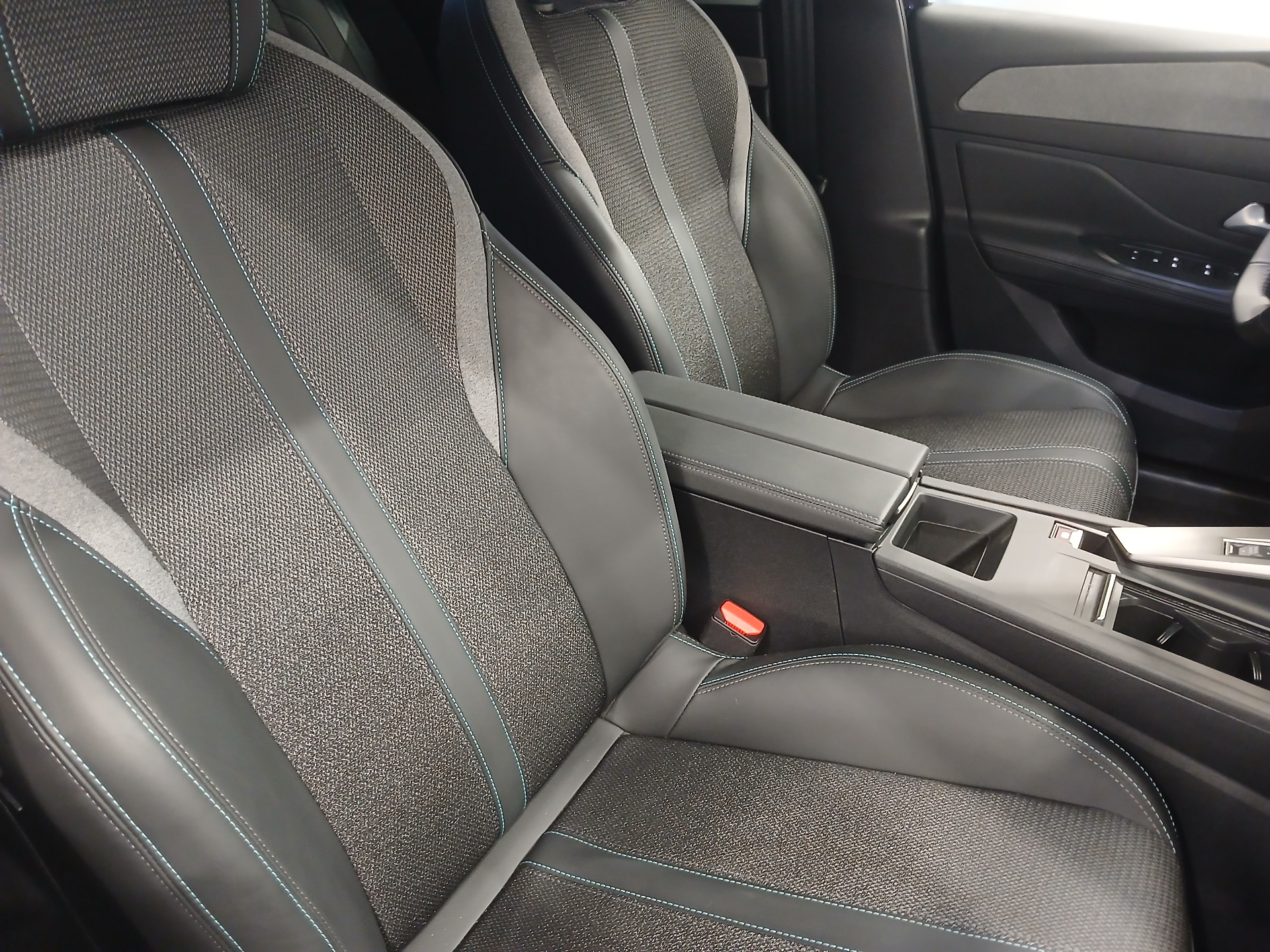 PEUGEOT 308 SW SW Allure BlueHDI 130 ch S&S EAT8