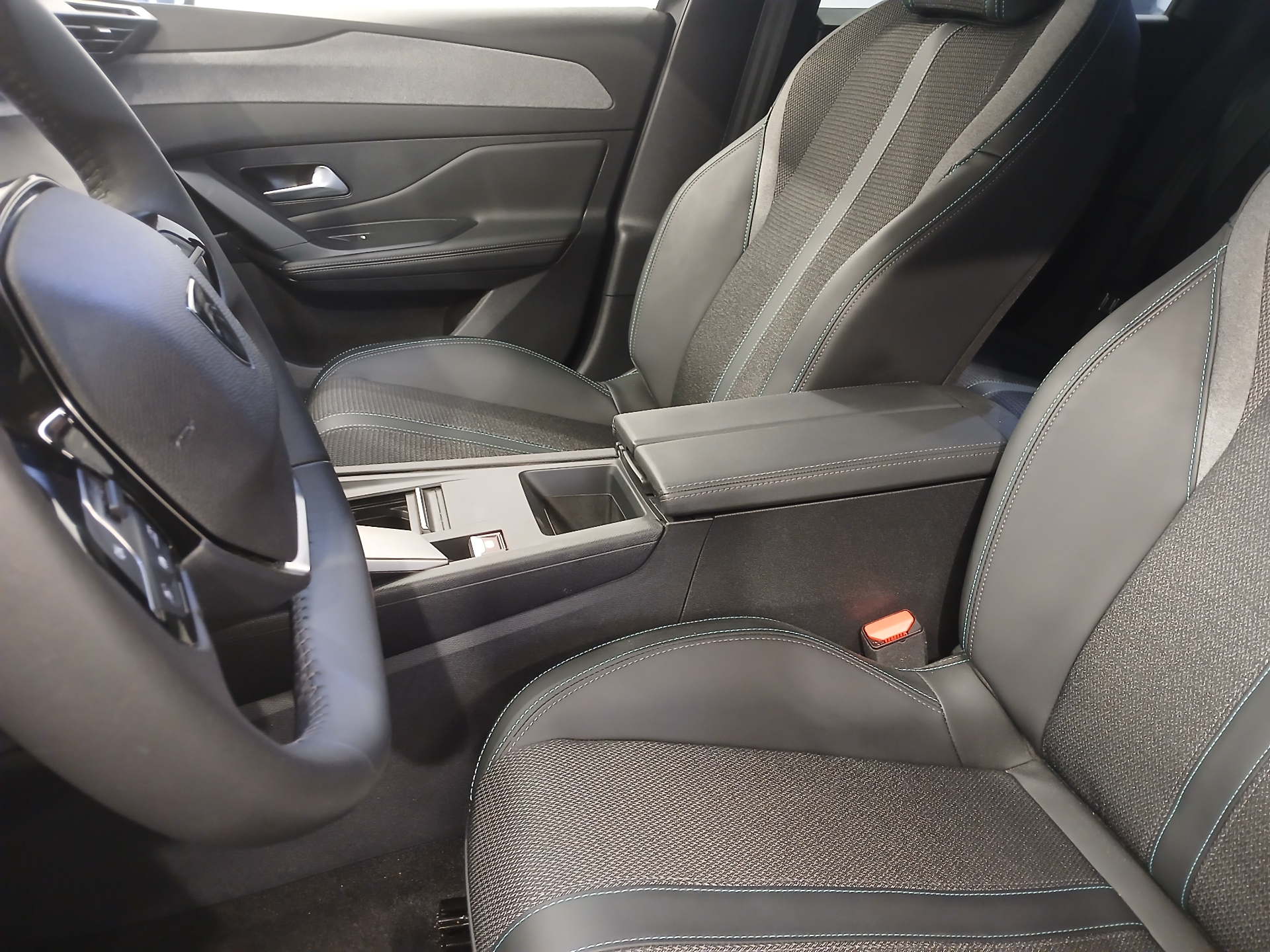 PEUGEOT 308 SW SW Allure BlueHDI 130 ch S&S EAT8
