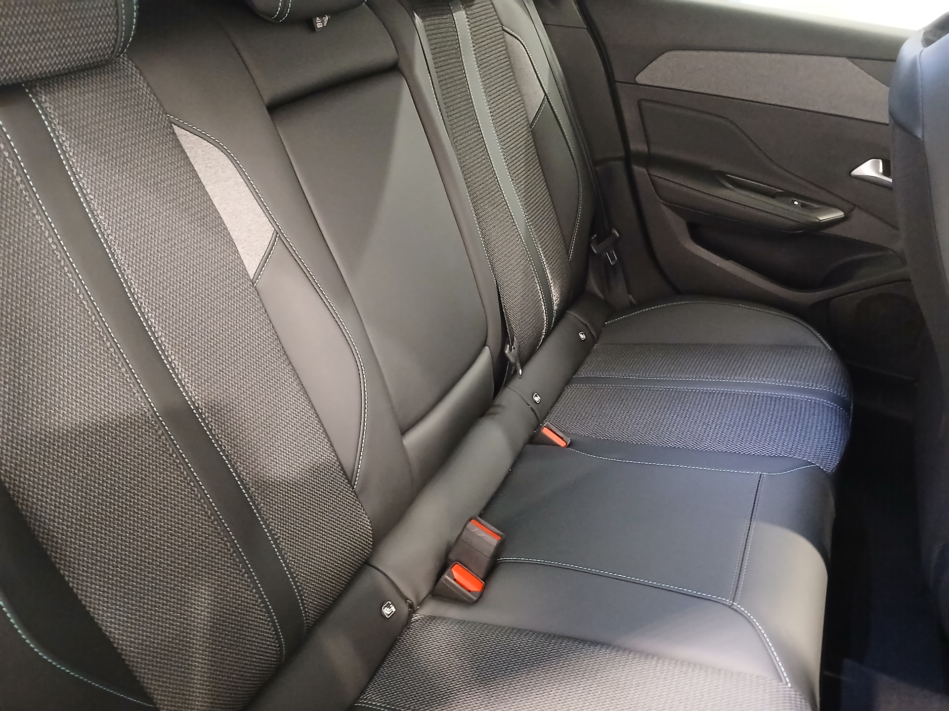PEUGEOT 308 SW SW Allure BlueHDI 130 ch S&S EAT8