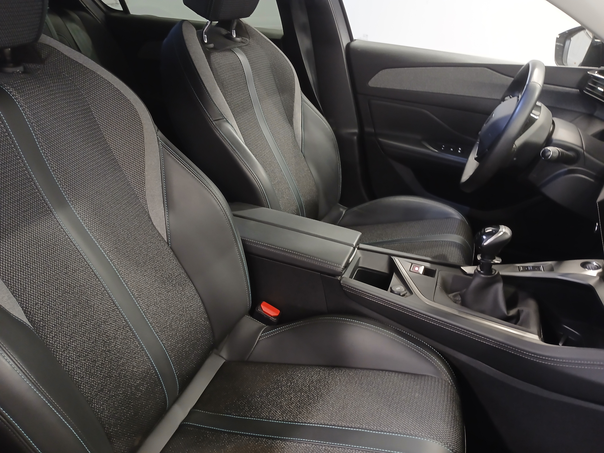 PEUGEOT 308 ALLURE PURETECH 130 S&S BVM6
