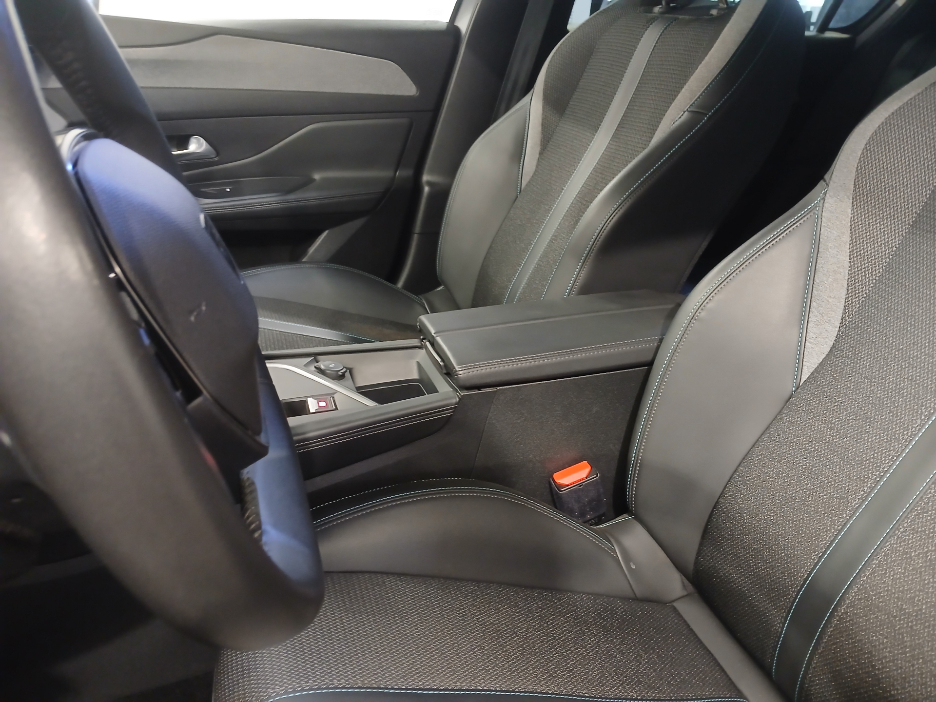 PEUGEOT 308 ALLURE PURETECH 130 S&S BVM6
