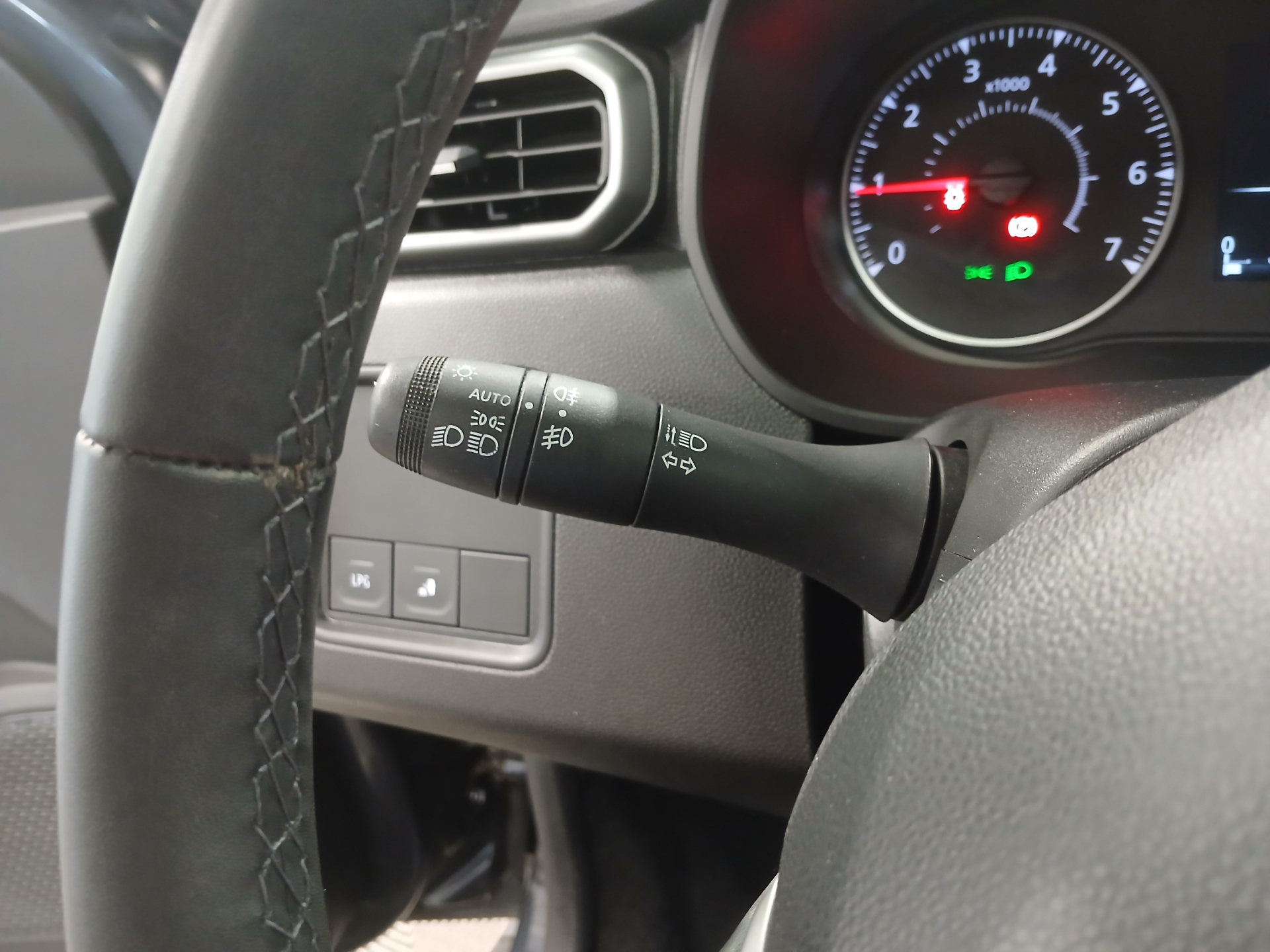 DACIA DUSTER ECO-G 100 4x2 Journey +