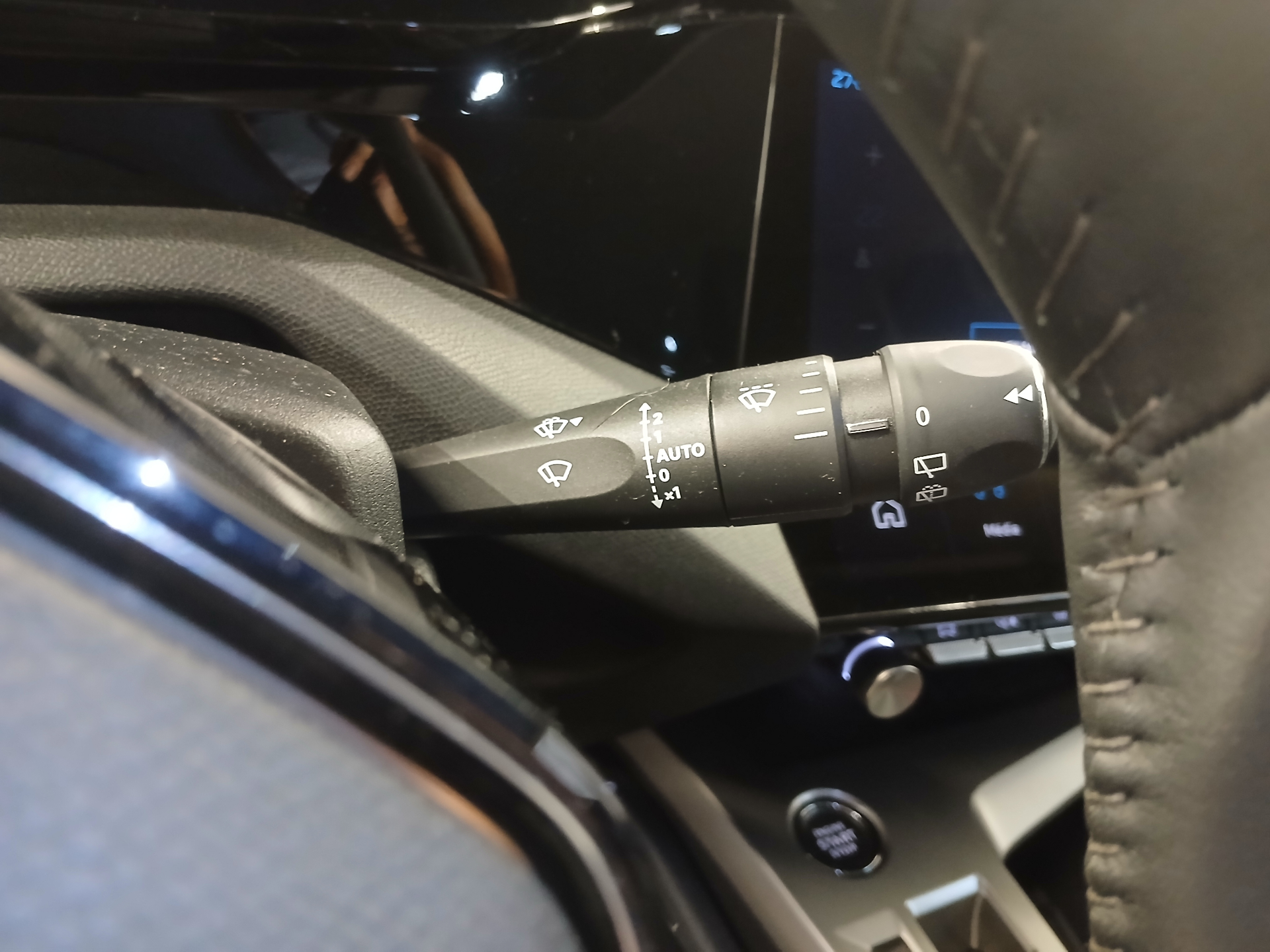 PEUGEOT 308 SW SW Allure Hybrid 145 ch e-DCS6