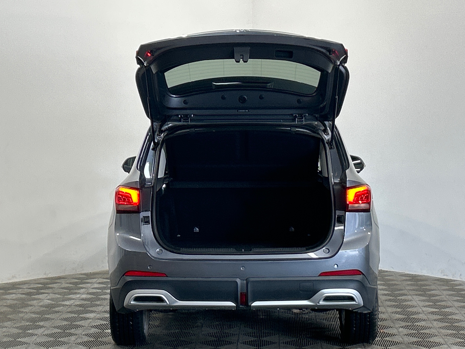 MG ZS 1.5 L Hybrid+ 197 ch Luxury