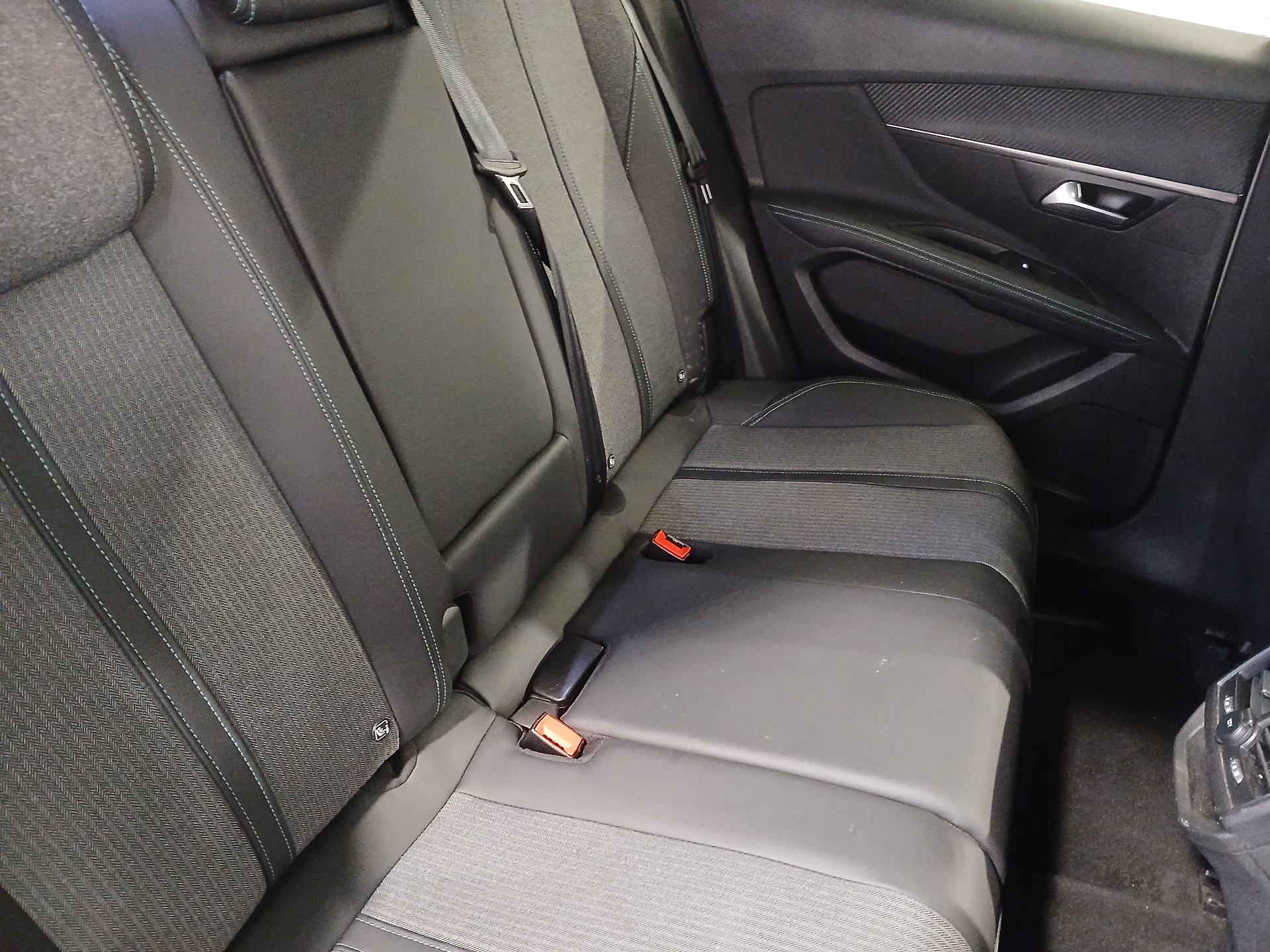 PEUGEOT 3008 ALLURE PACK HYBRID 136 CH E-DCS6