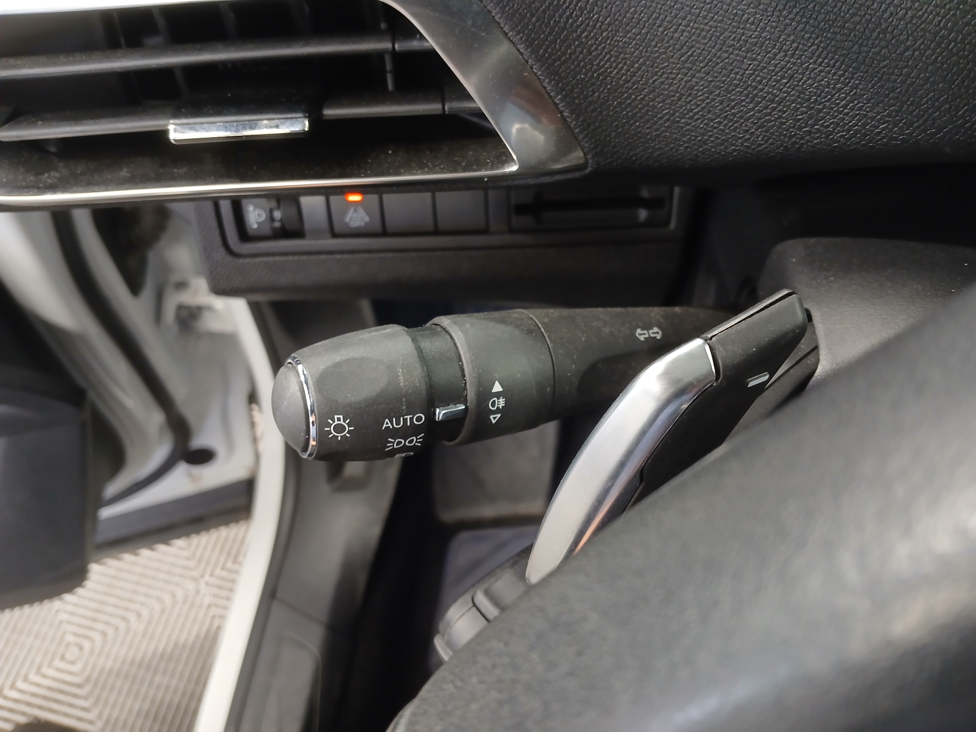 PEUGEOT 3008 ALLURE PACK HYBRID 136 CH E-DCS6