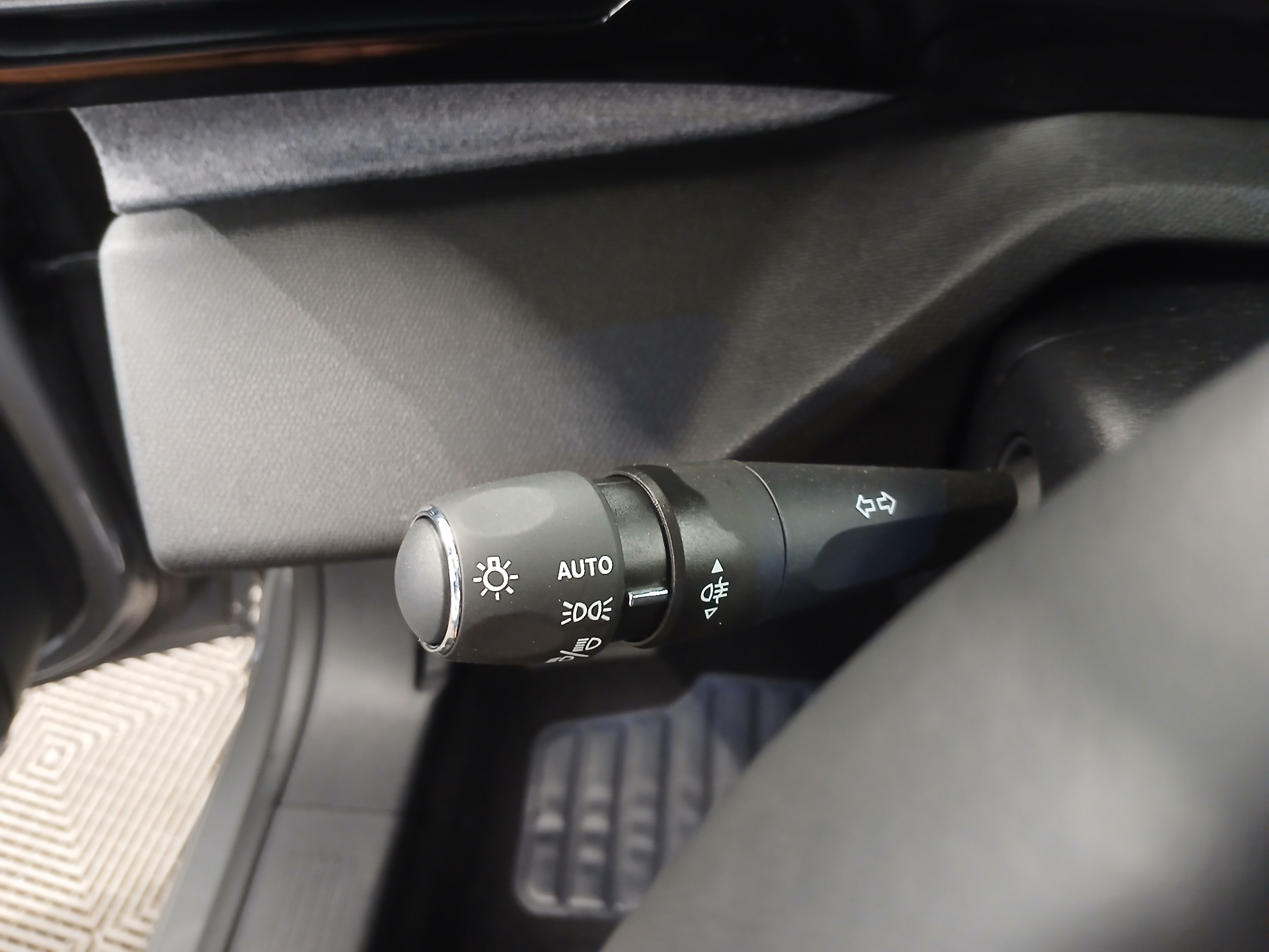 PEUGEOT 308 SW SW Allure Hybrid 145 ch e-DCS6