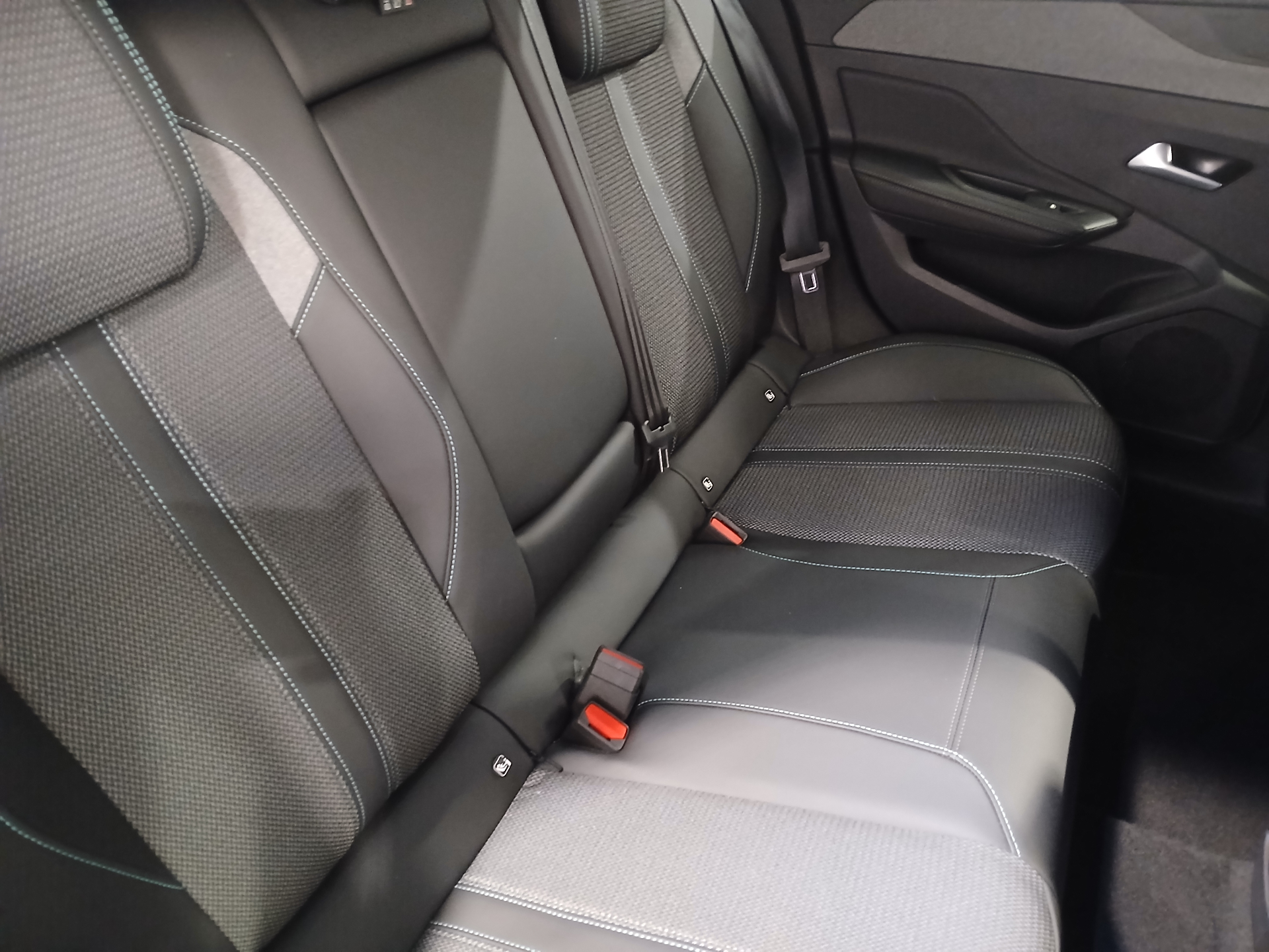 PEUGEOT 308 SW SW Allure Hybrid 145 ch e-DCS6